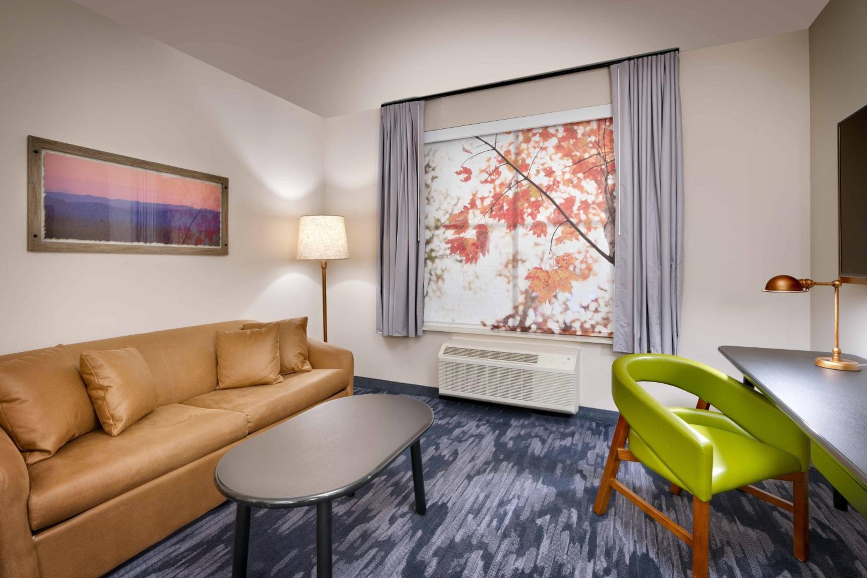 King Suite with Sofa Bed and Adapted Tub - Mobility Accessible