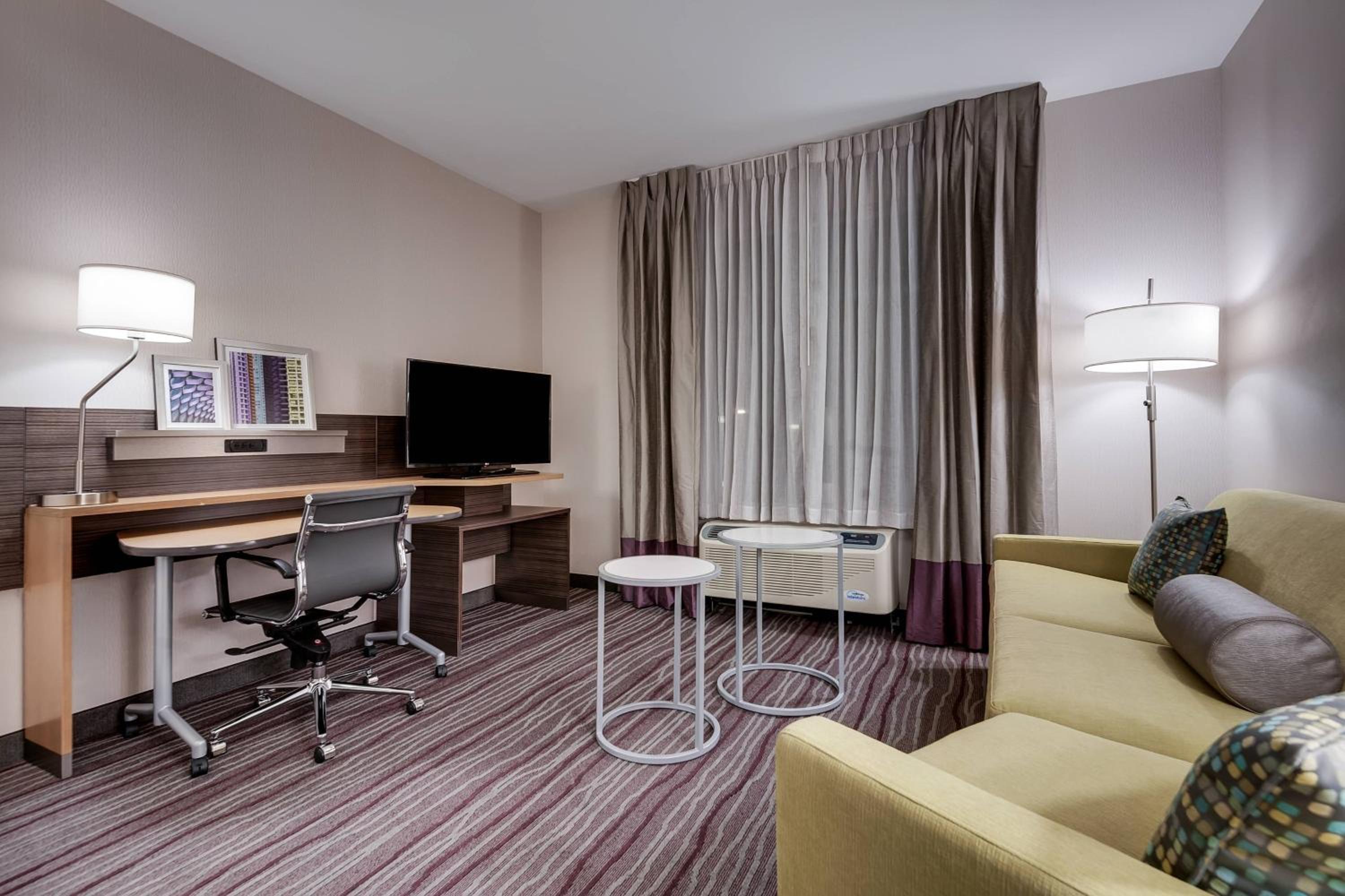 King Suite with Sofa Bed - Hearing Accessible photo 3