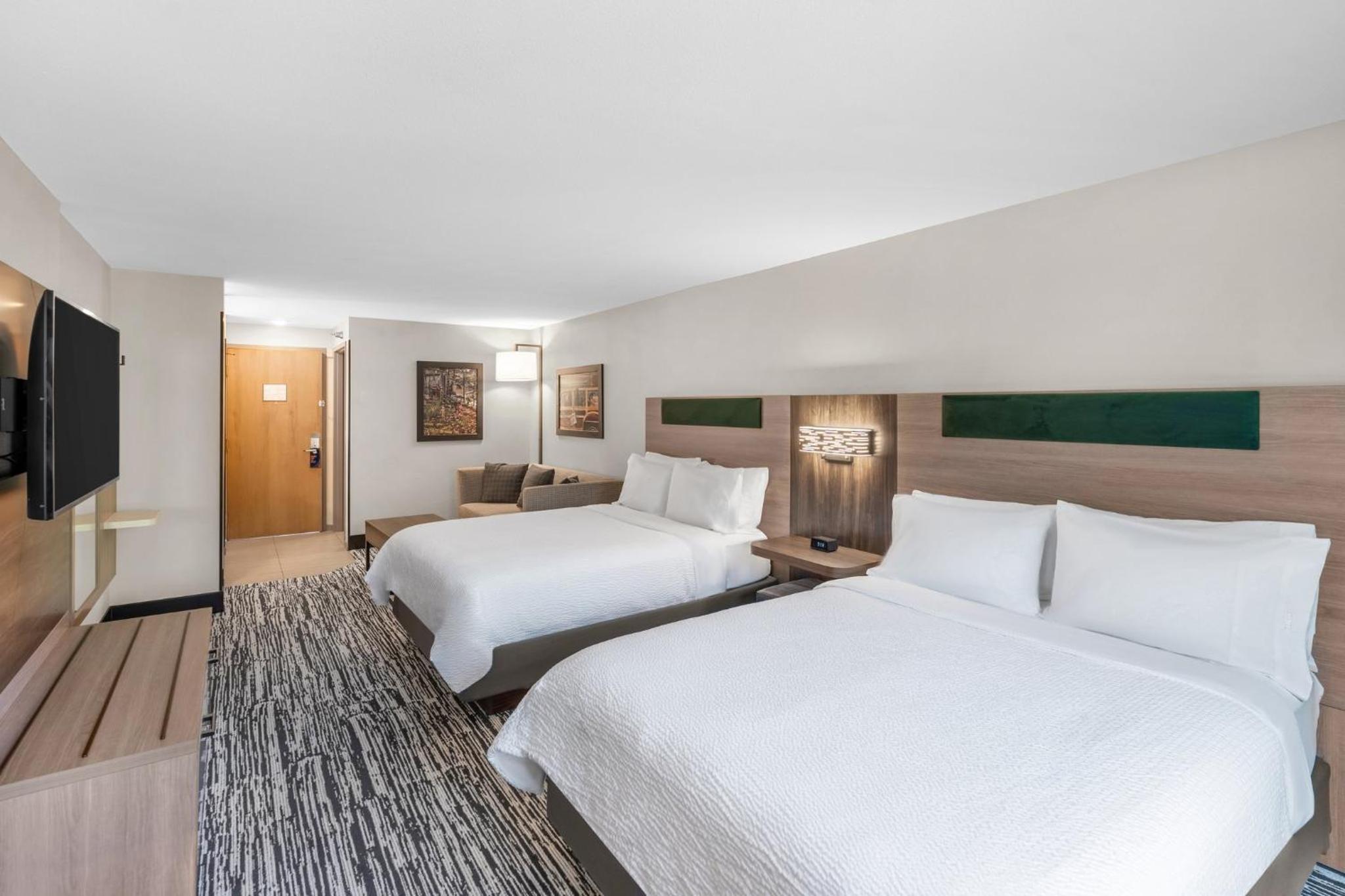Location Suite - Non-Smoking - Photo 1