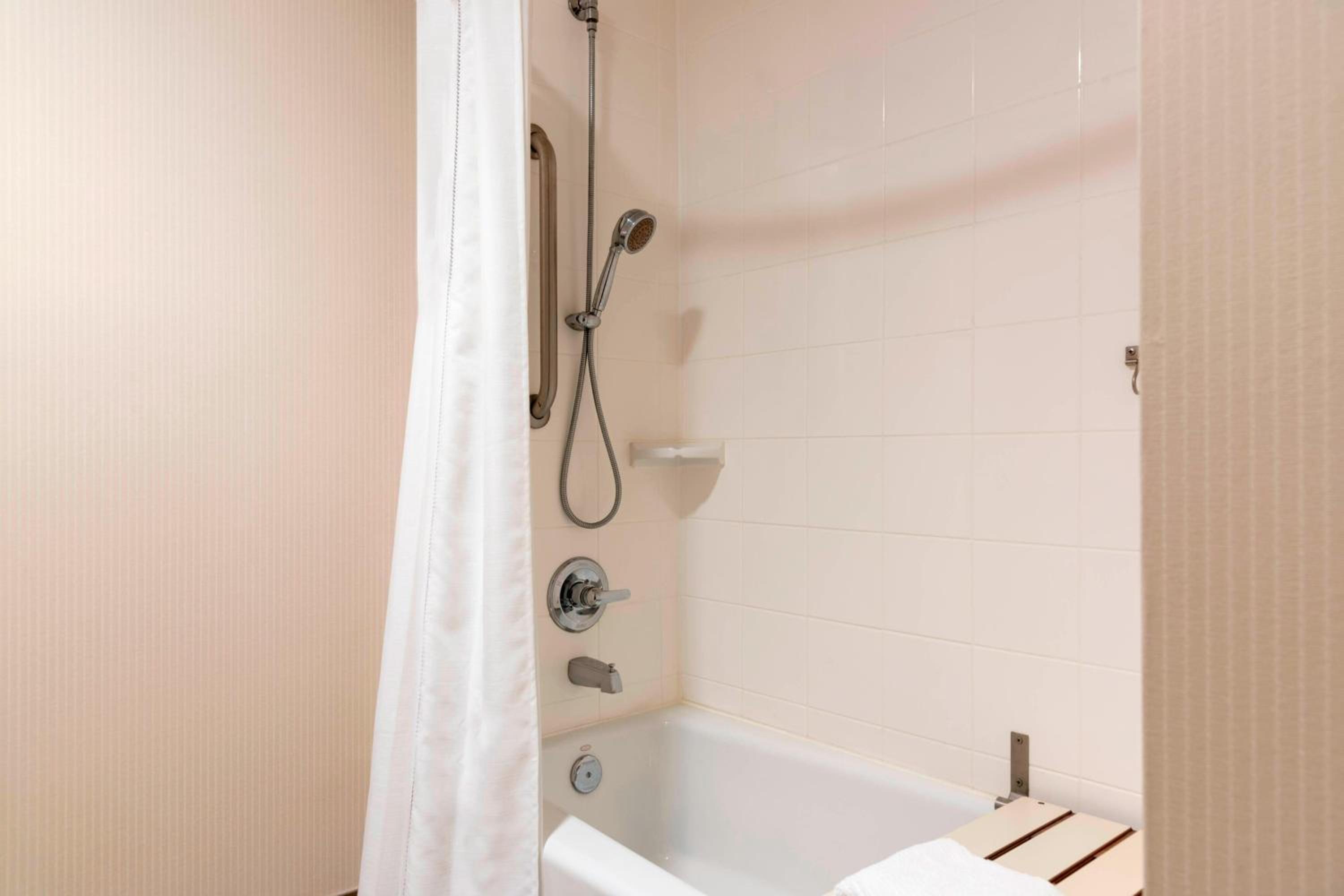 Delta Hotels by Marriott Kalamazoo Conference Center, Photo 3
