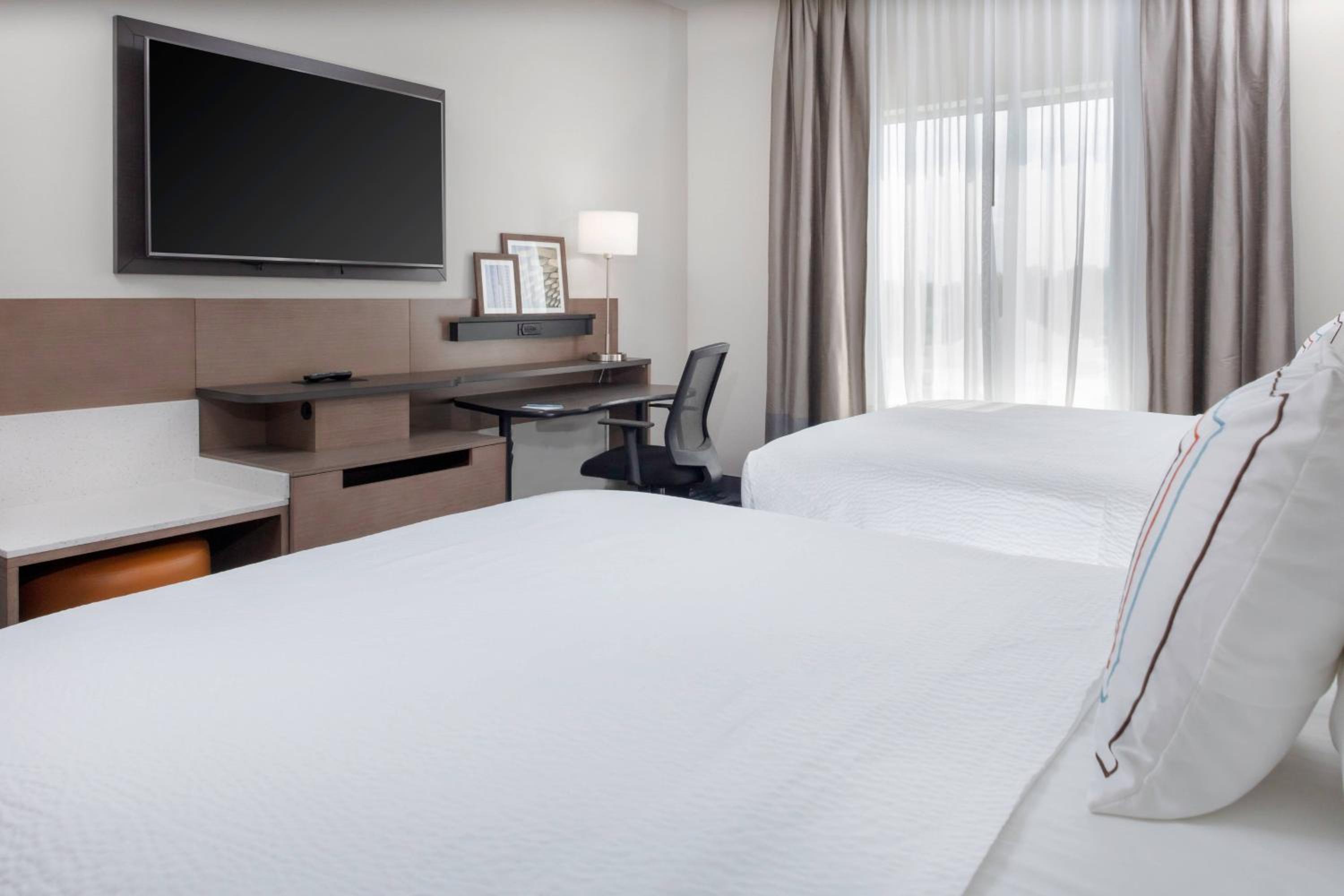 Queen Room with Two Queen Beds - Hearing Accessible - Photo 2