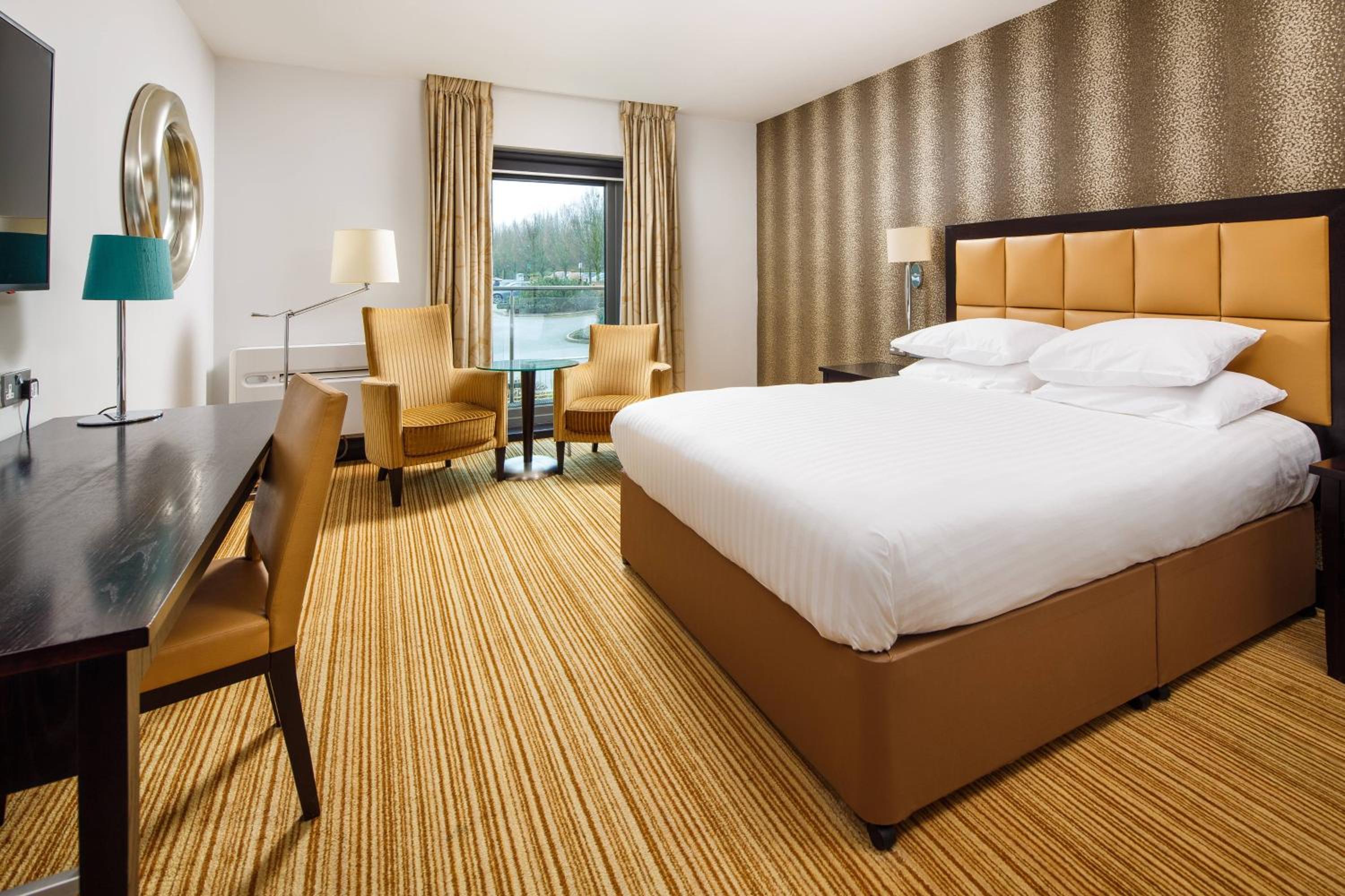 Deluxe Double Room with One Double Bed and 2 Adults Occupancy (Non Smoking) photo 2