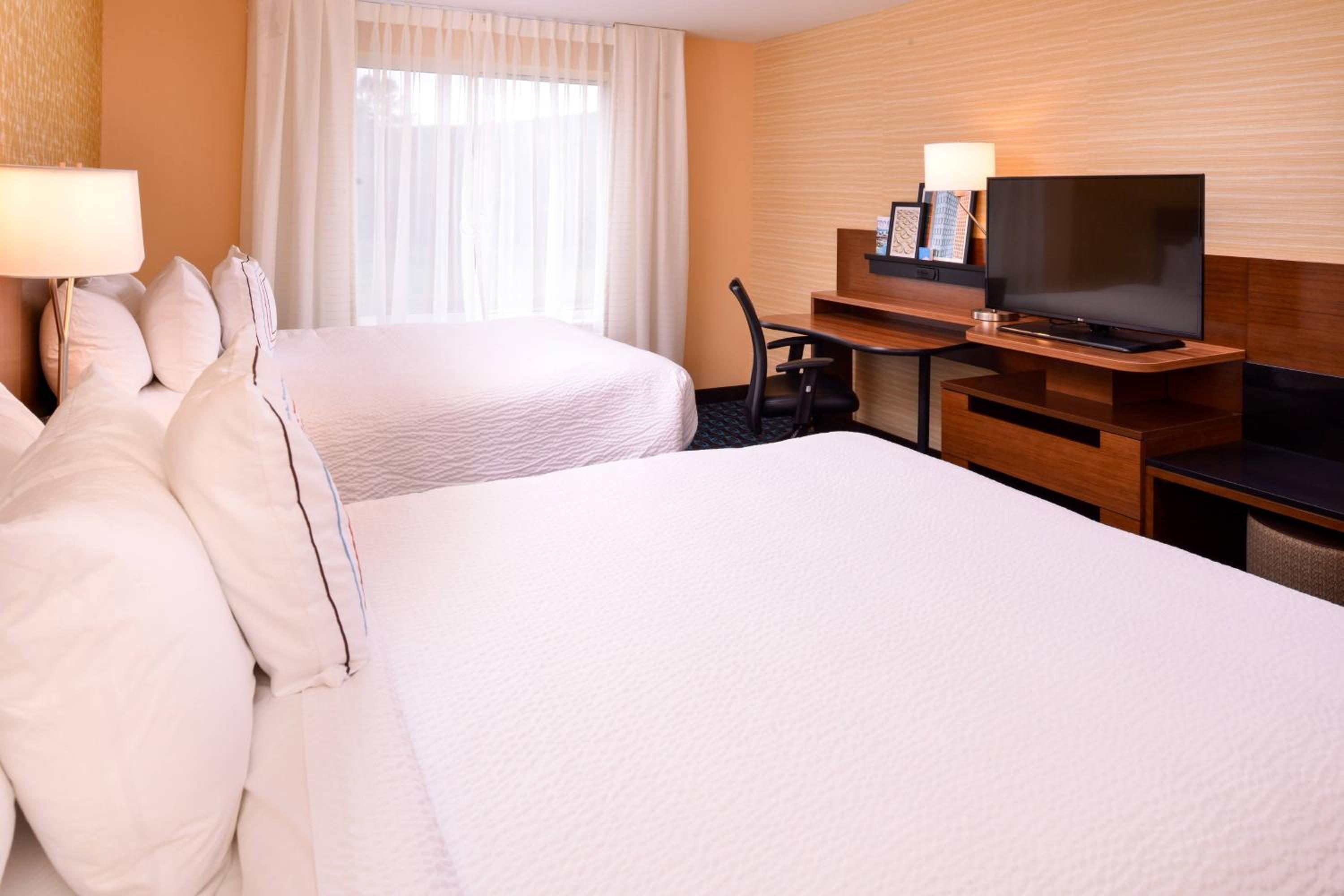 Queen Room with Two Queen Beds - Hearing Accessible photo 2