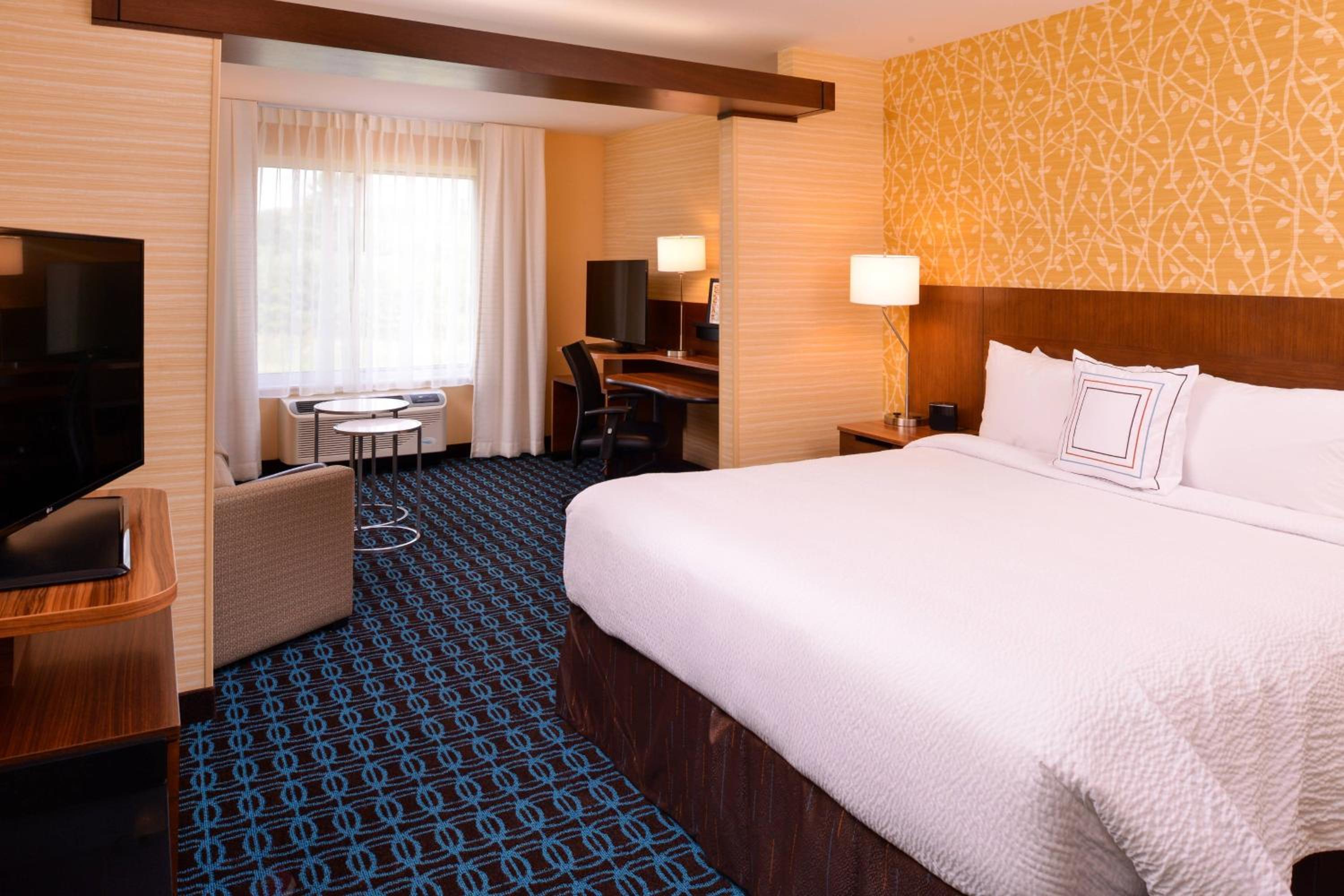 King Suite with Sofa Bed - Hearing Accessible