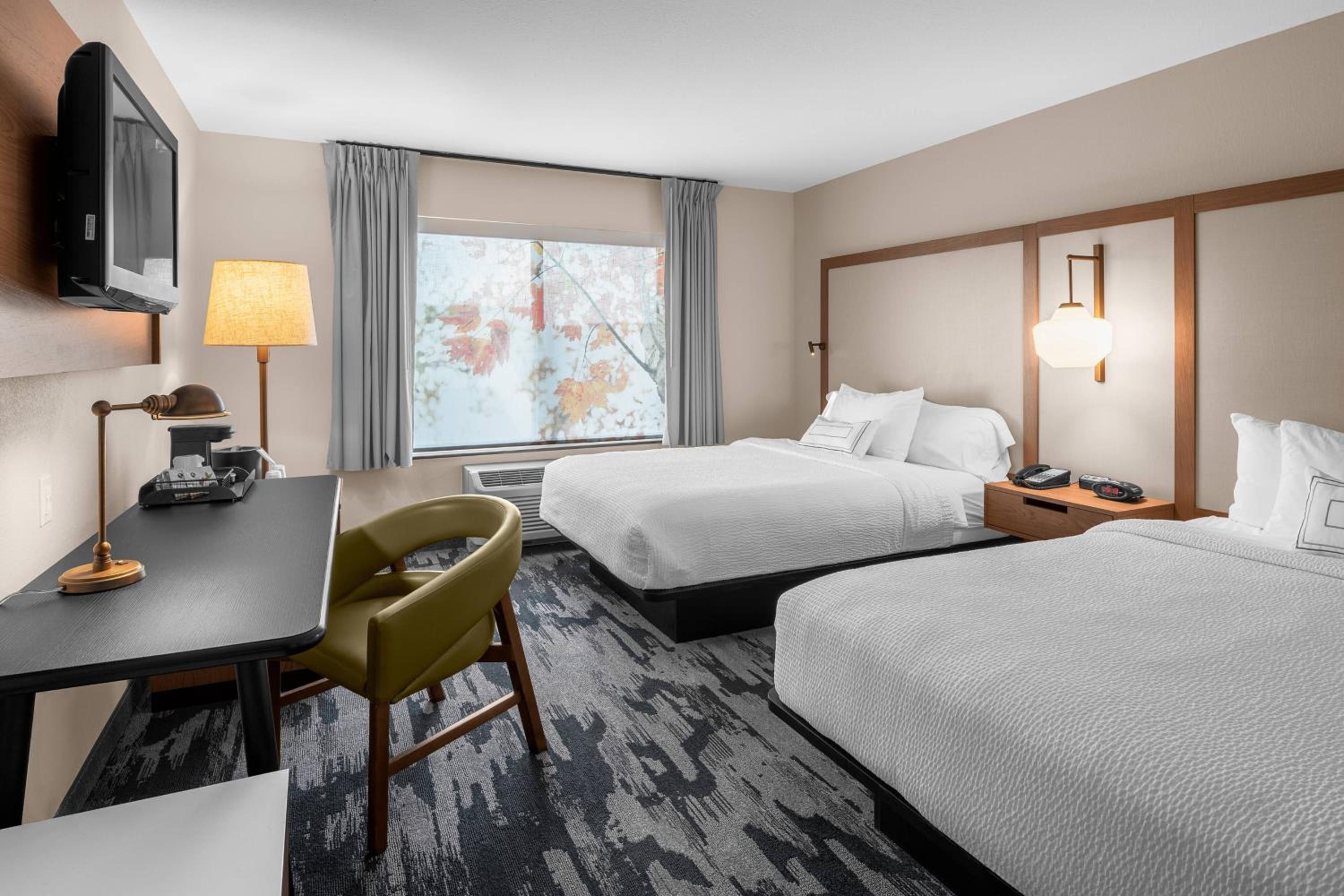 Queen Room with Two Queen Beds - Hearing Accessible photo 2