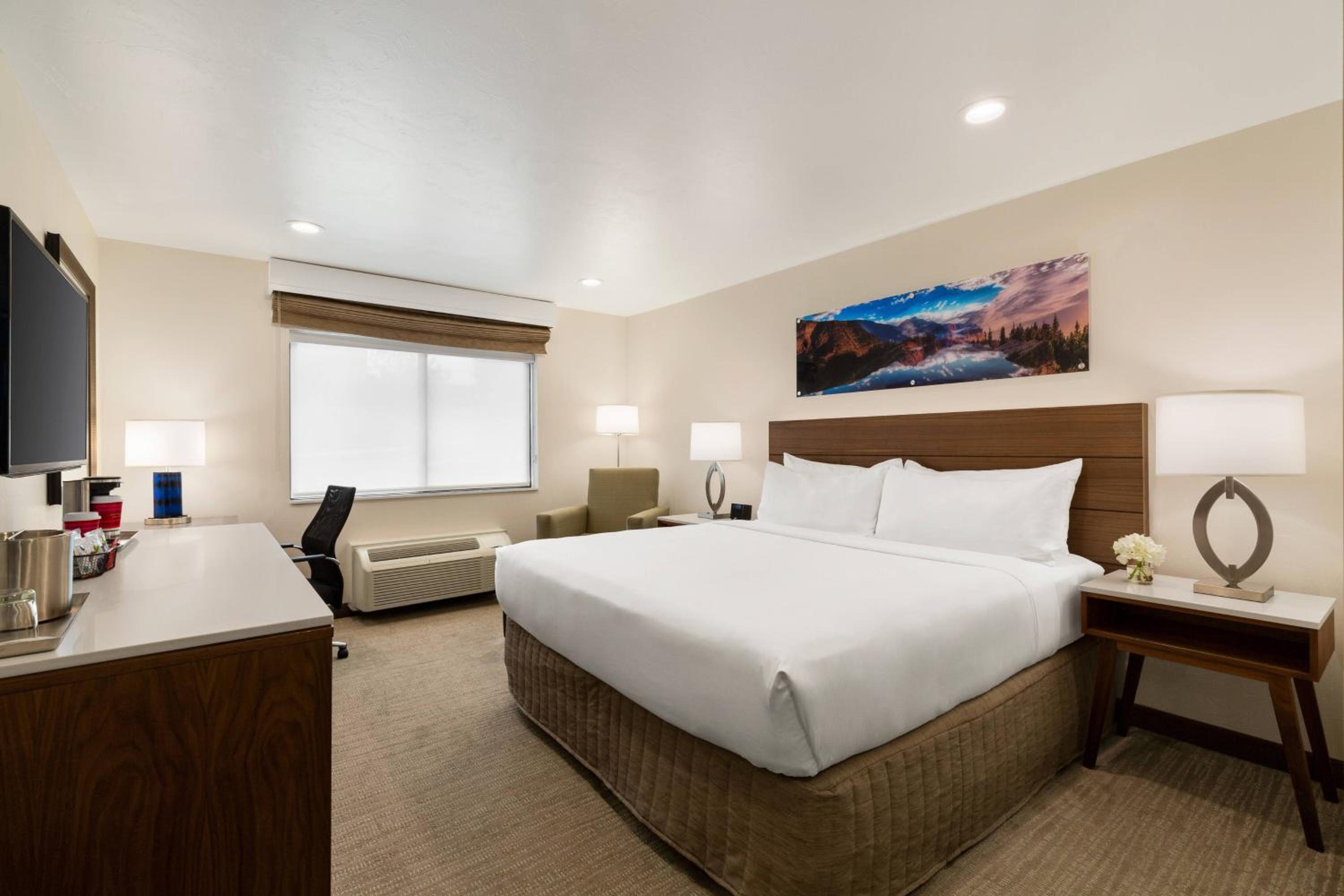 King Room with Roll-in Shower - Mobility and Hearing Accessible photo 1