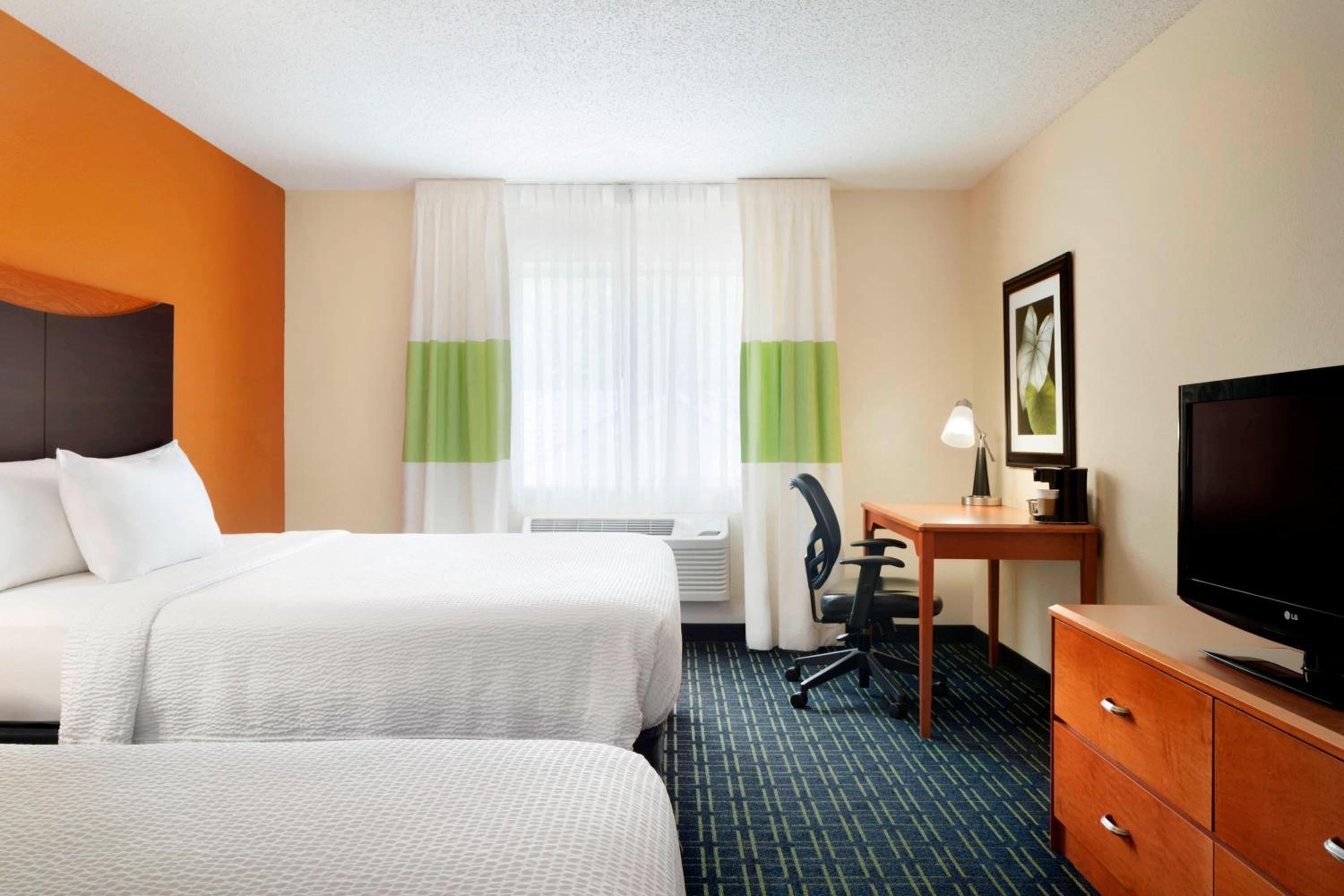 Queen Room with Two Queen Beds and Adapted Tub - Mobility and Hearing Accessible - Photo 1