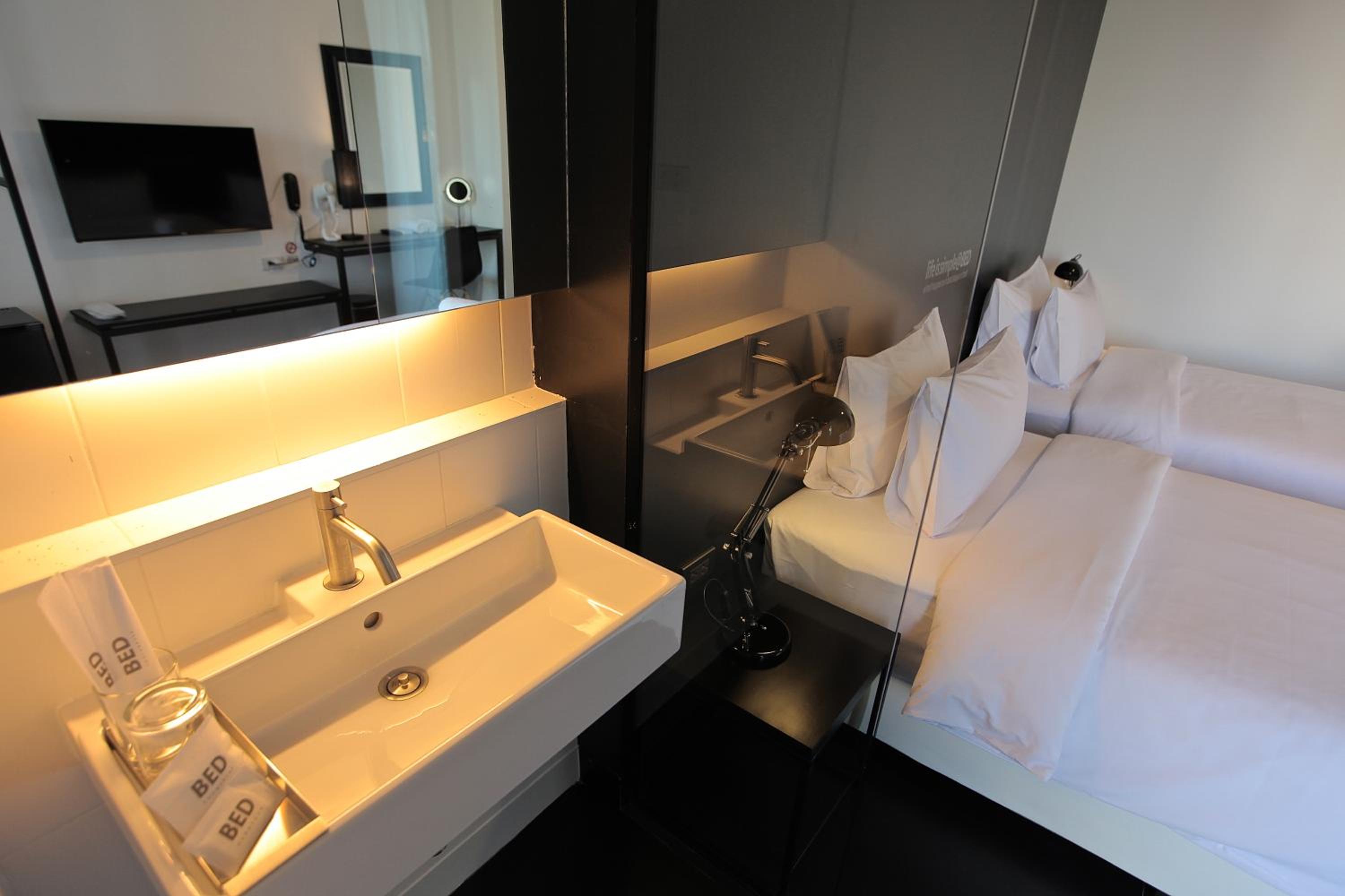 Standard Twin Room - Photo 6