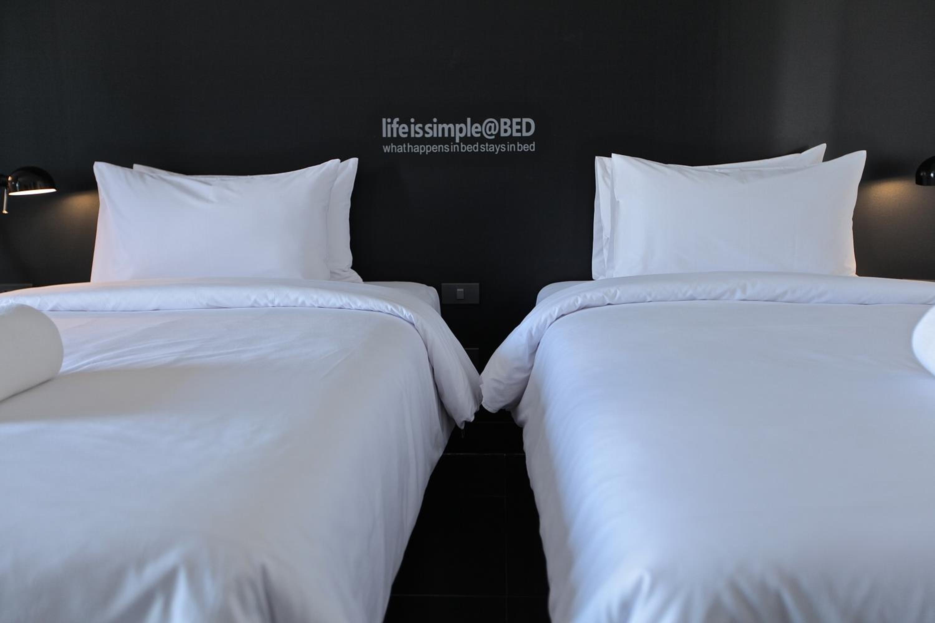 Standard Twin Room - Photo 7