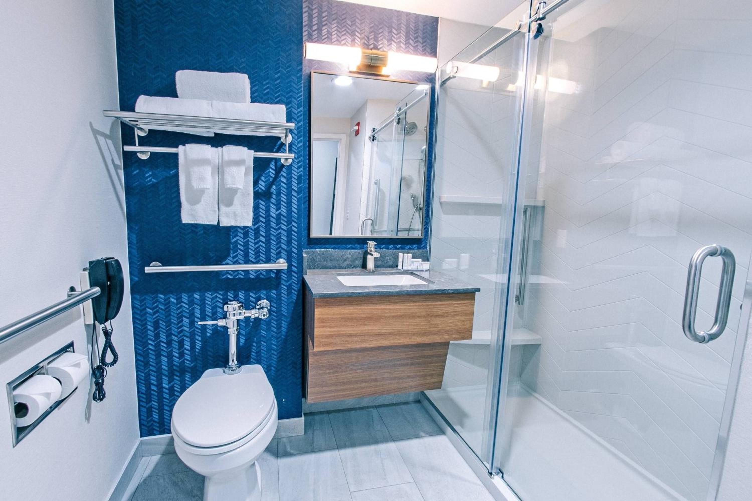 King Room - Hearing Accessible - Photo 4