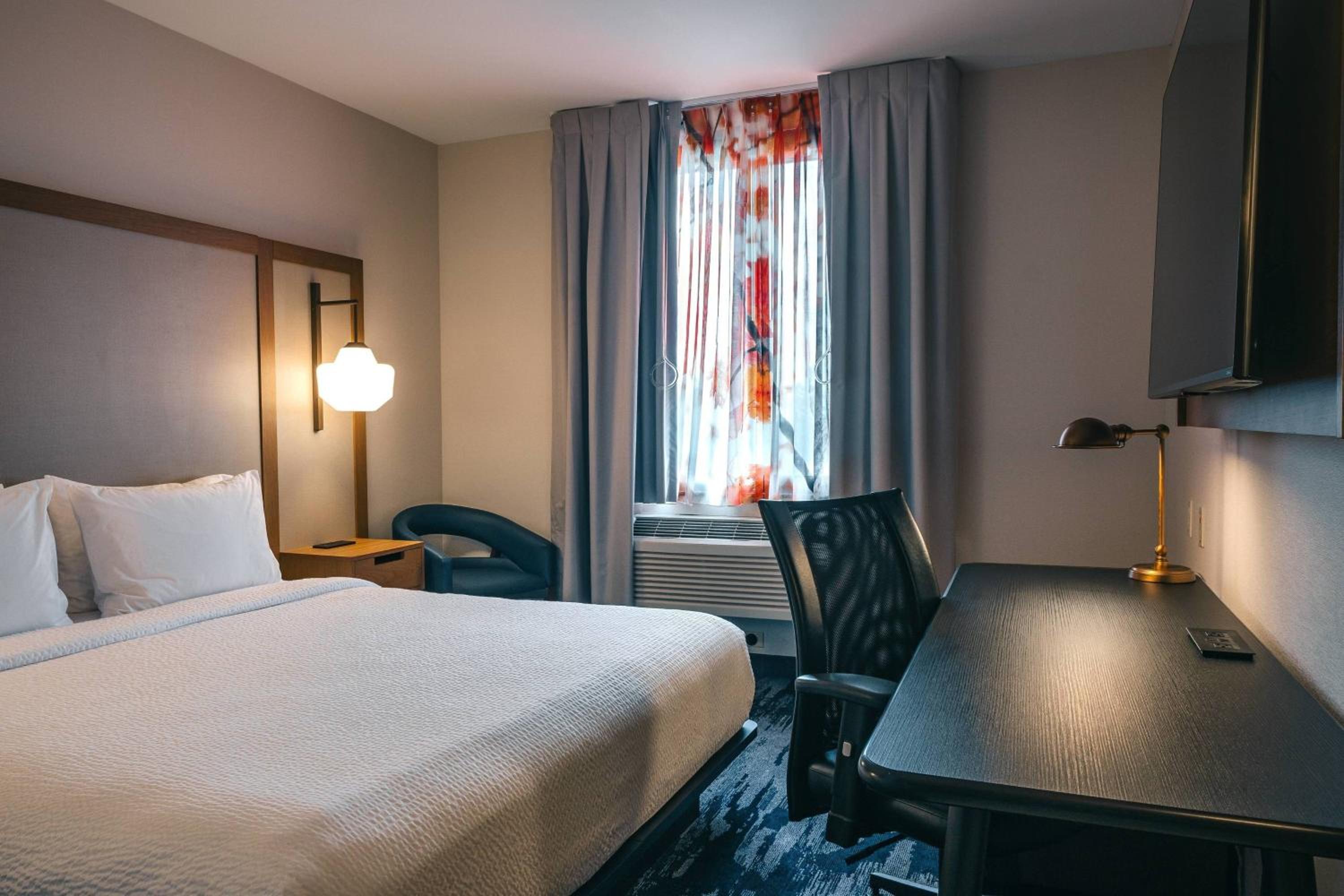 King Room - Hearing Accessible - Photo 2