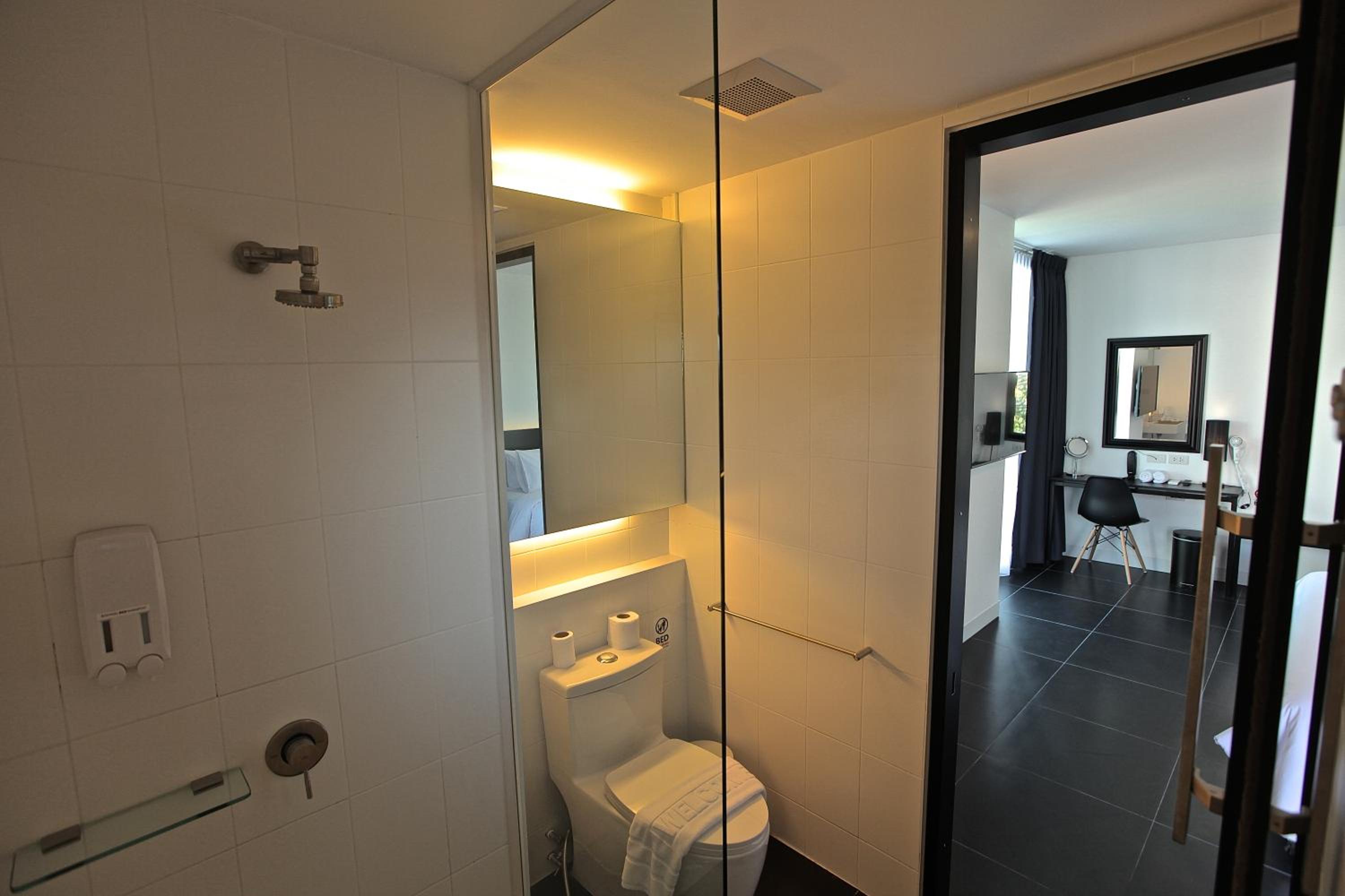 Standard Double Room - Photo 12