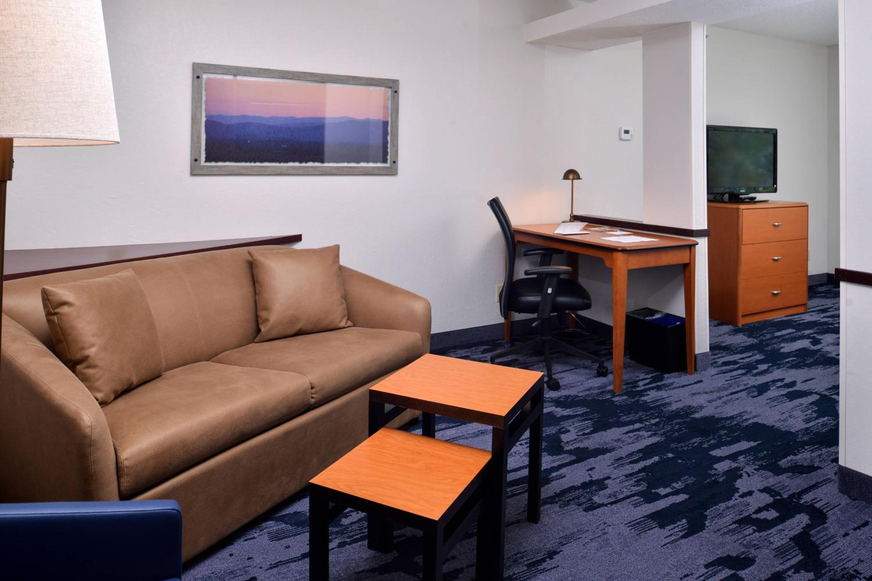 King Studio with Sofa Bed and Roll-in Shower - Mobility Accessible - Photo 1