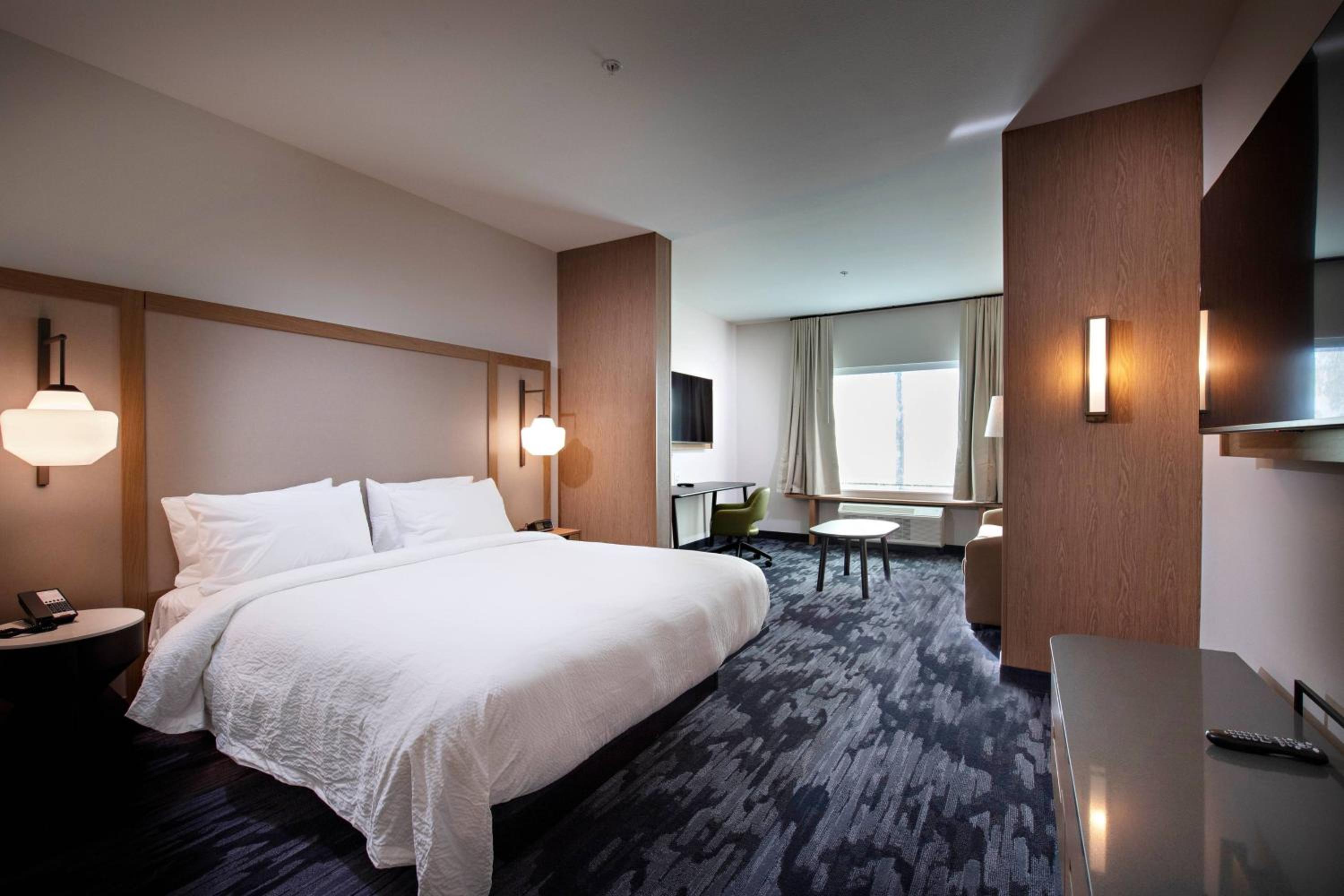 King Suite with Sofa Bed - Hearing Accessible - Photo 3