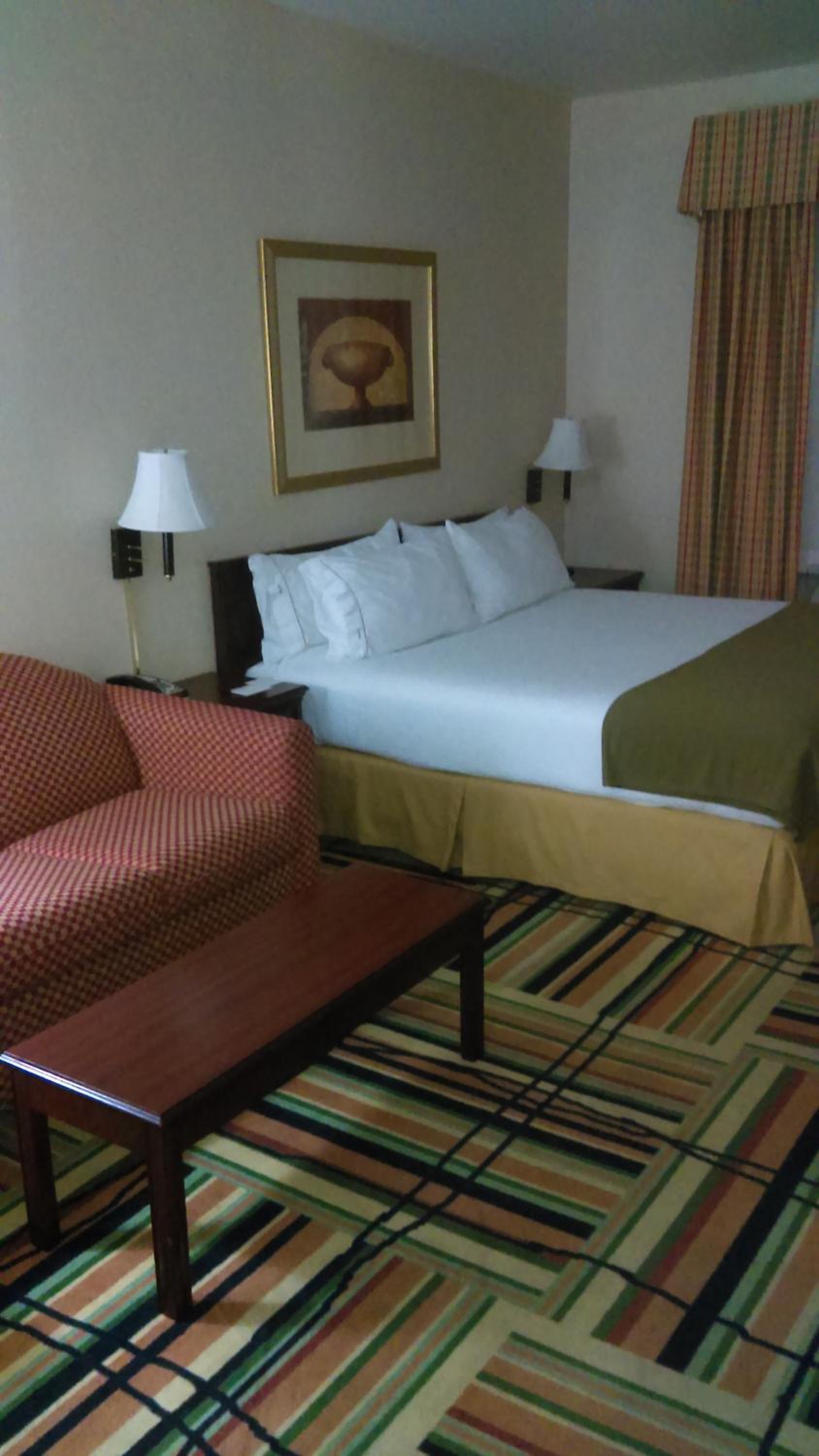 King Room - Non-Smoking - Photo 5