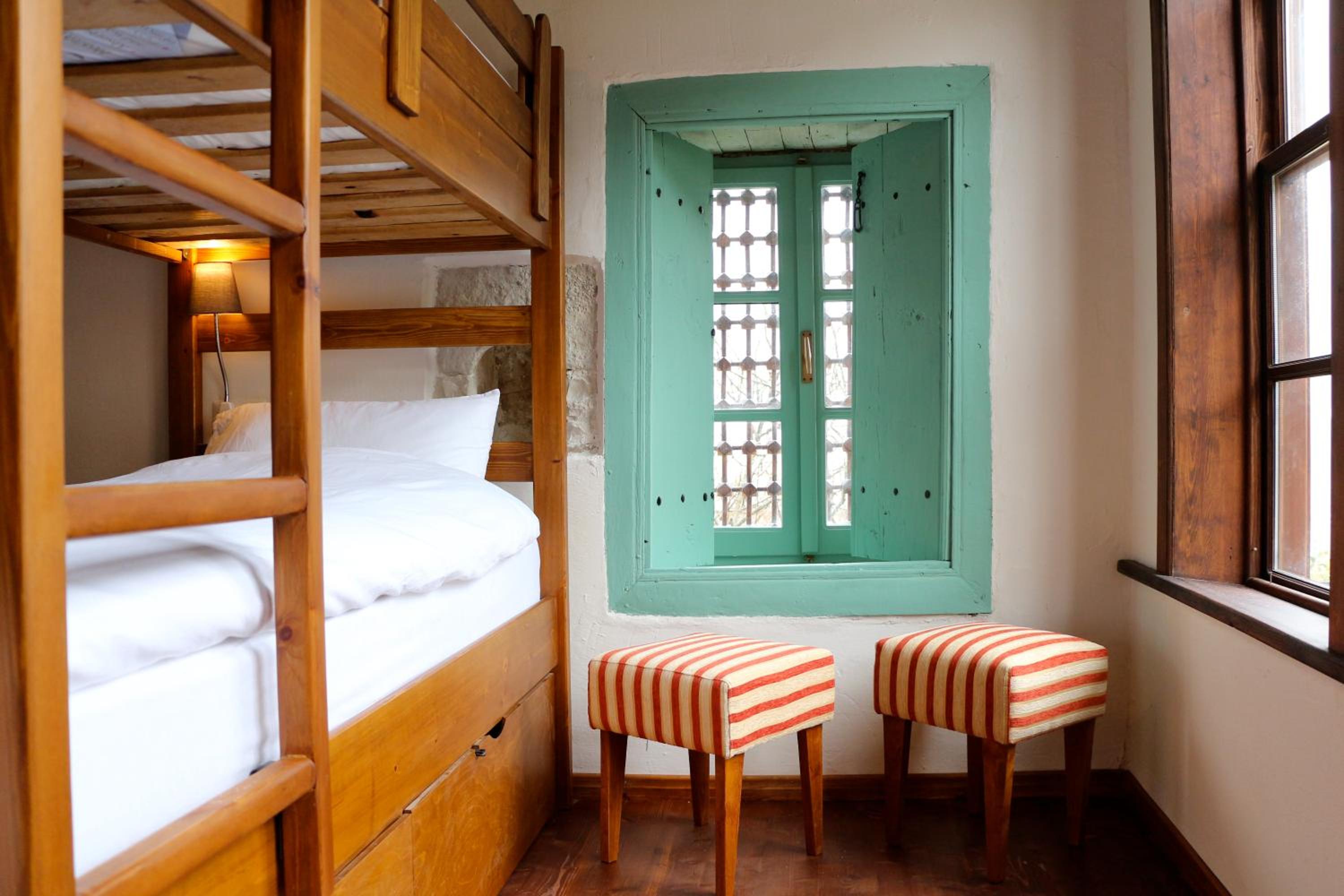 Bed in 10-Bed Mixed Dormitory Room photo 1