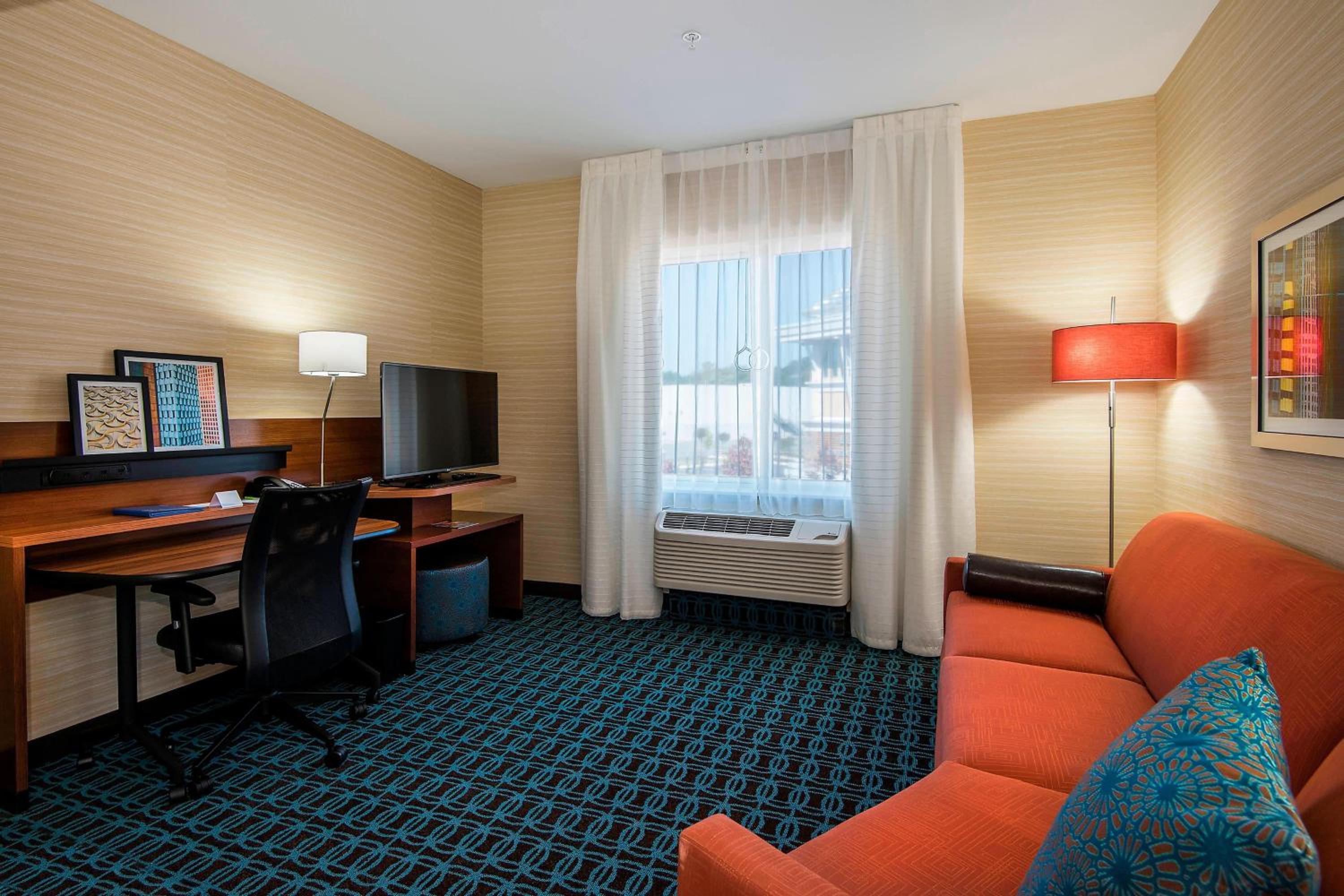 King Suite with Sofa Bed photo 3