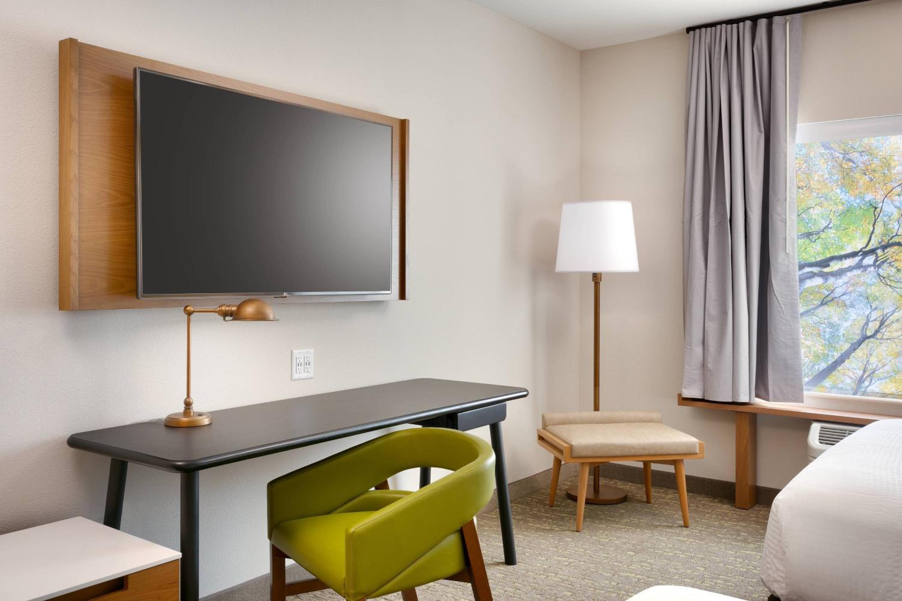 Queen Room with Two Queen Beds and Bathtub - Mobility Access photo 1