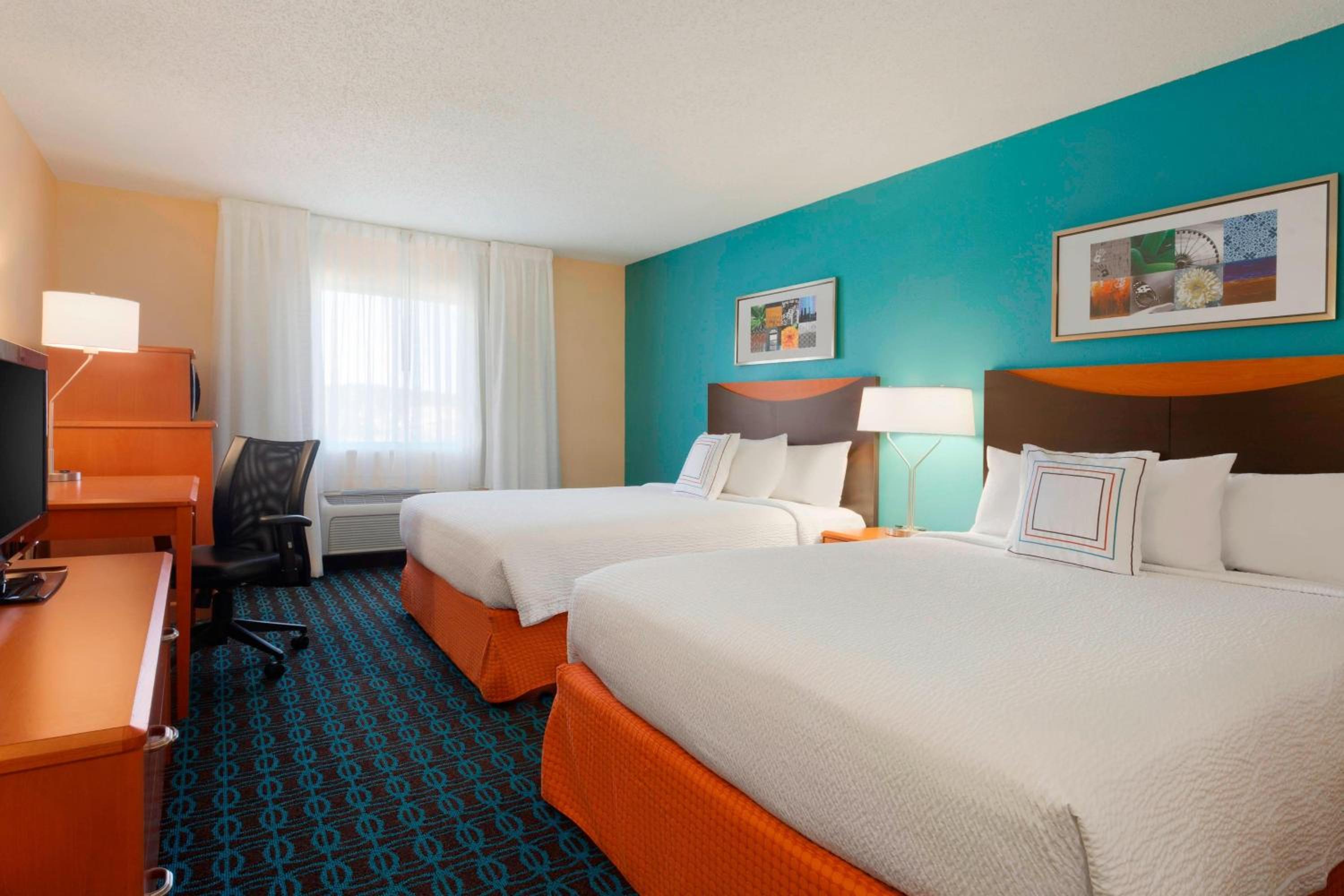 Queen Room with Two Queen Beds - Photo 1