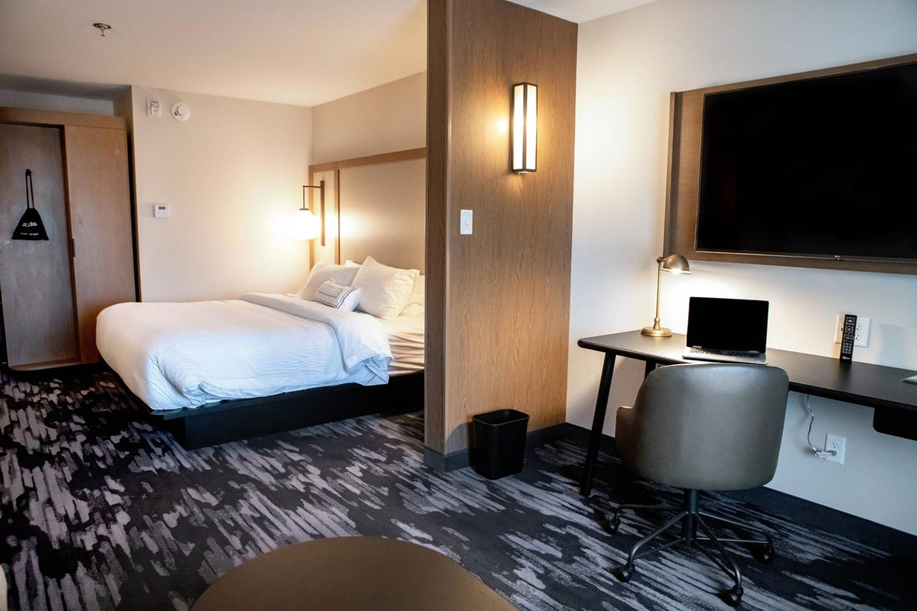 King Suite with Sofa Bed - Photo 2