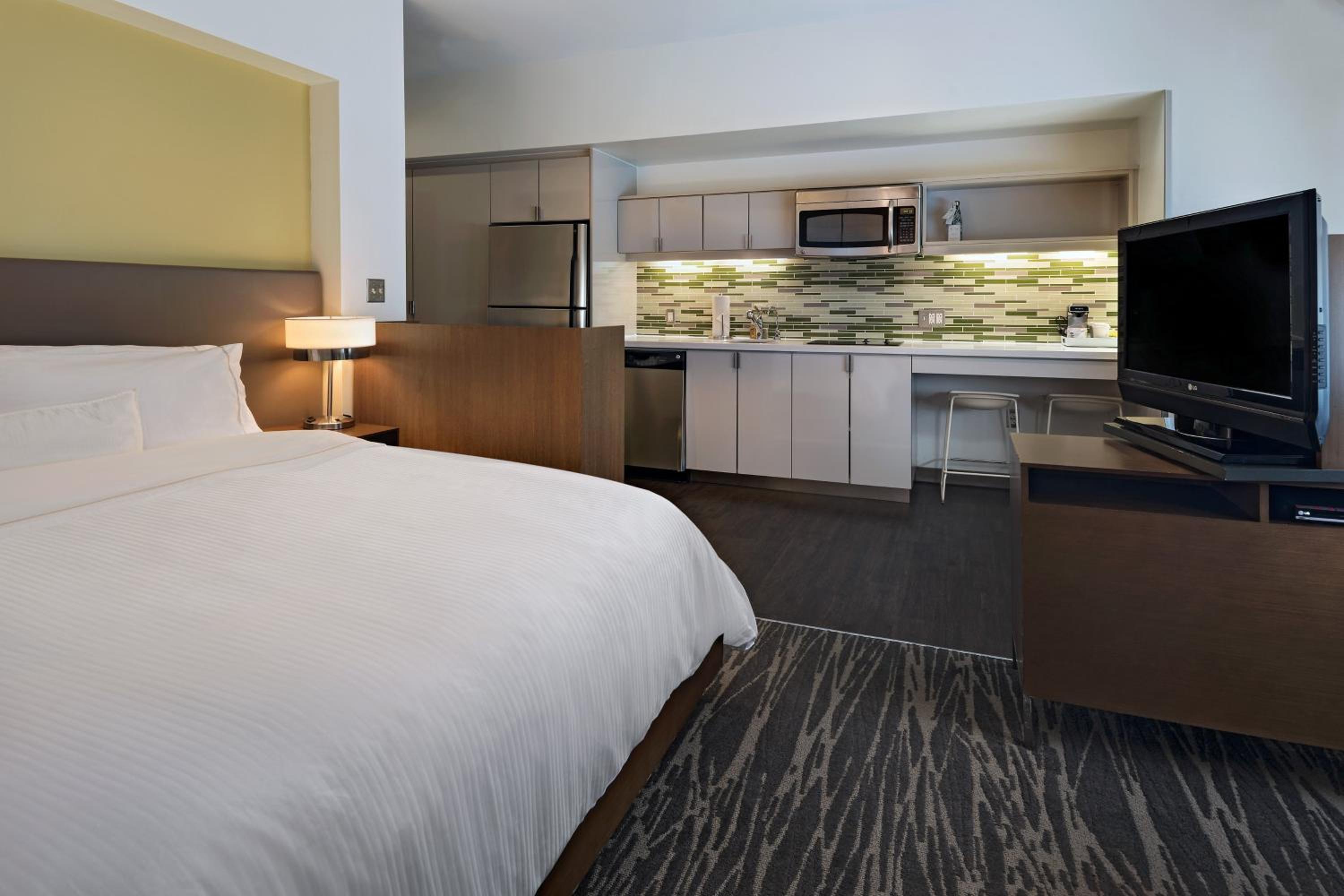 King Studio with Sofa Bed and Roll-in Shower - Mobility and Hearing Accessible - Photo 1