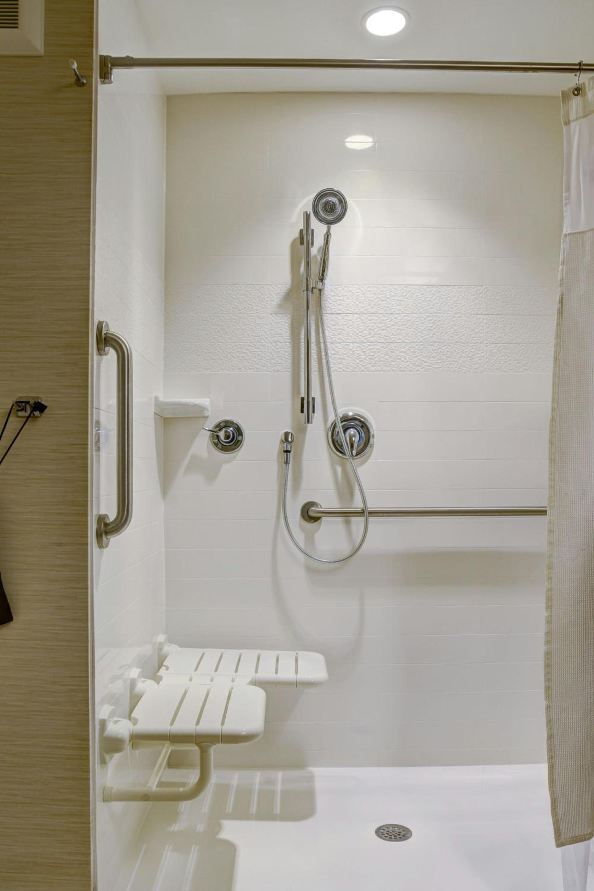 Queen Suite with Two Queen Beds, Roll-In Shower and Sofa Bed - Mobility Access