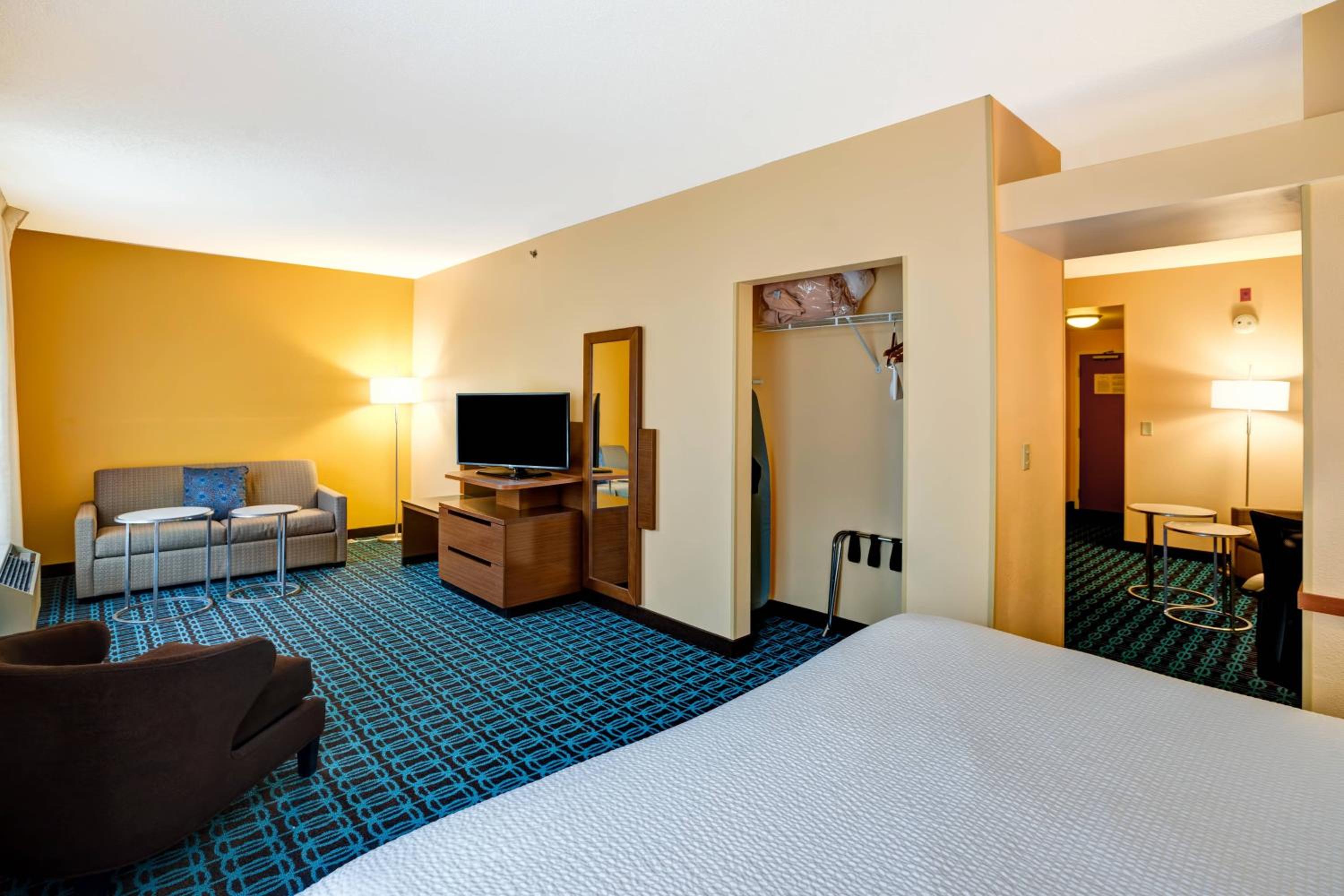 One-Bedroom King Suite with Sofa Bed - Photo 1