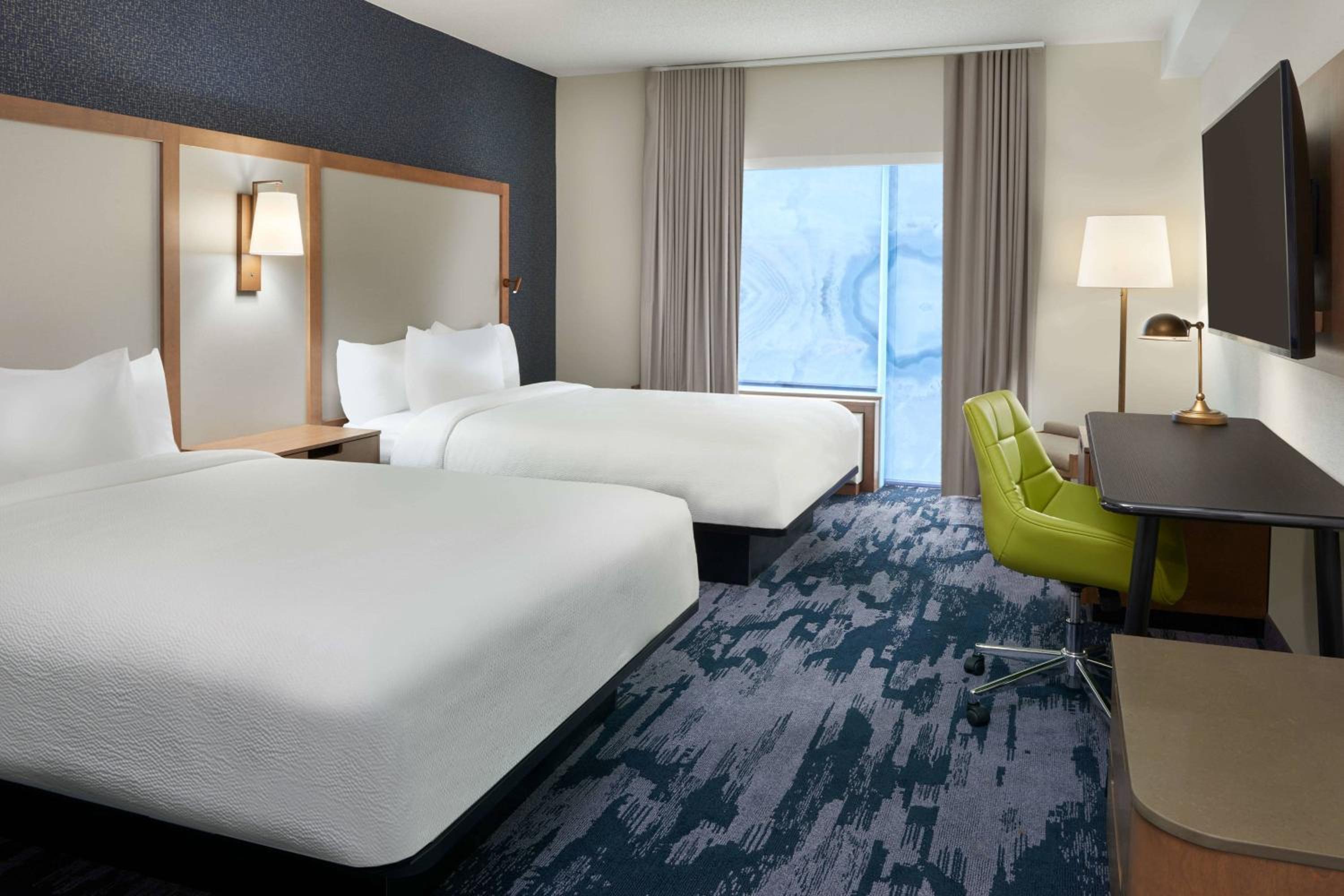 Queen Room with Two Queen Beds - Photo 1