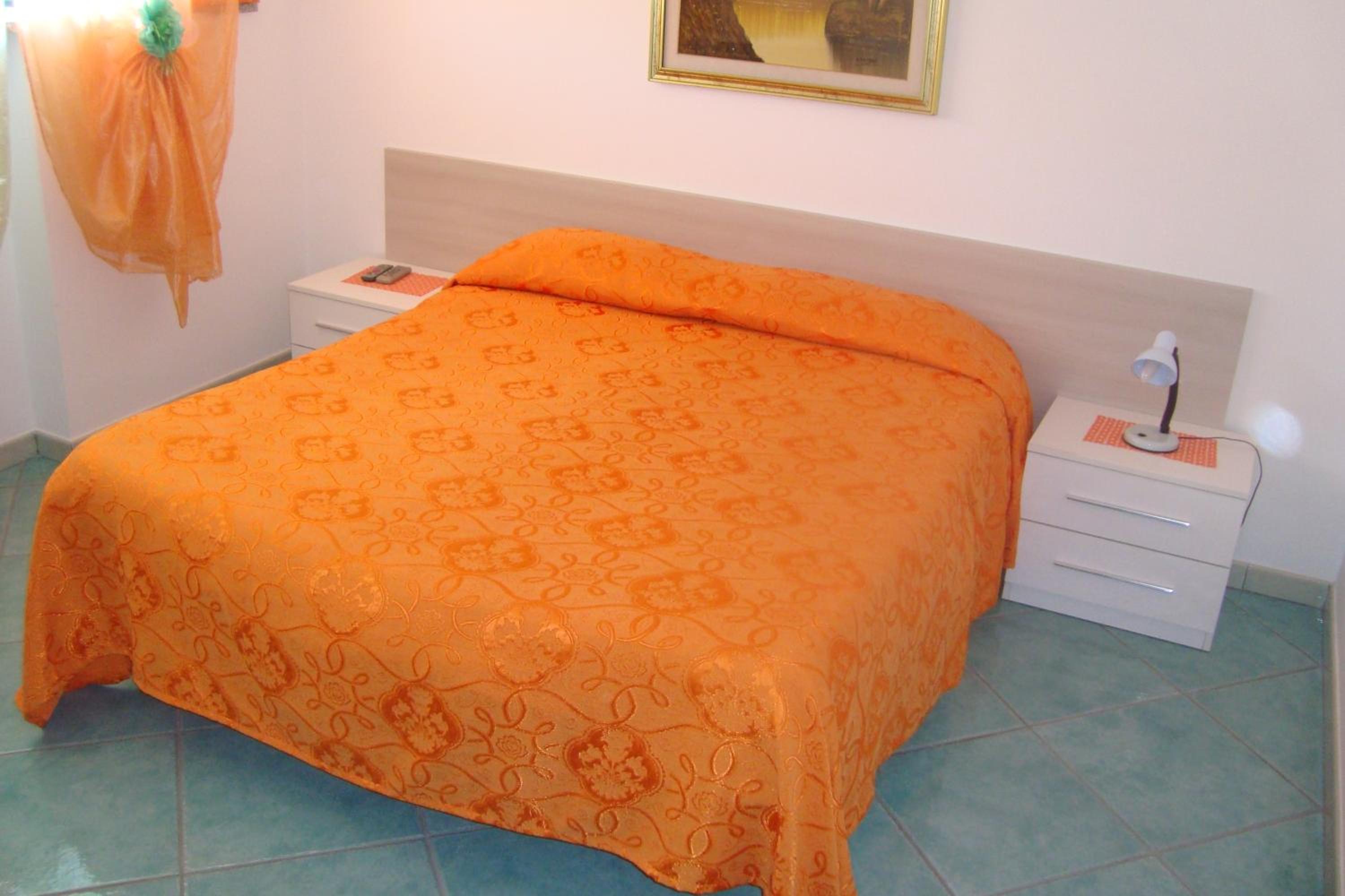 Studio Apartment - Photo 17