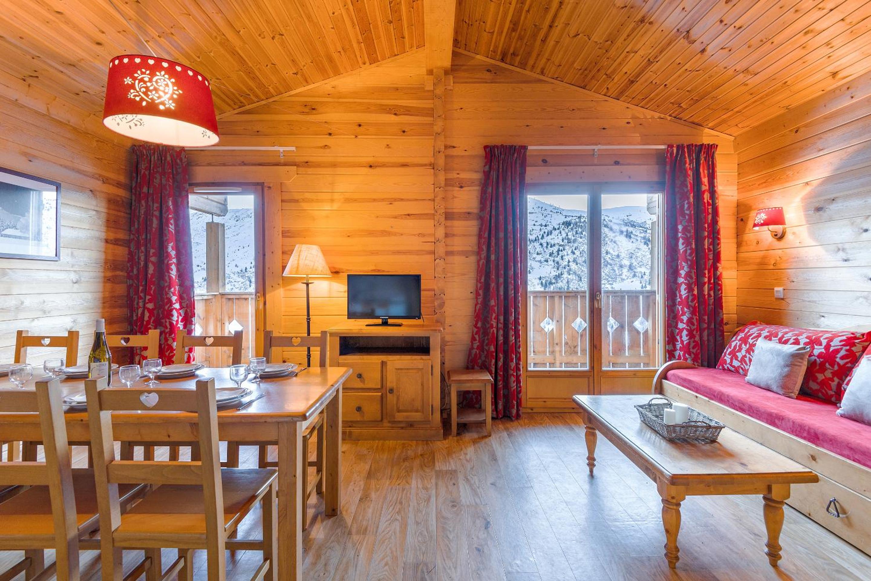Chalet (6 Adults)