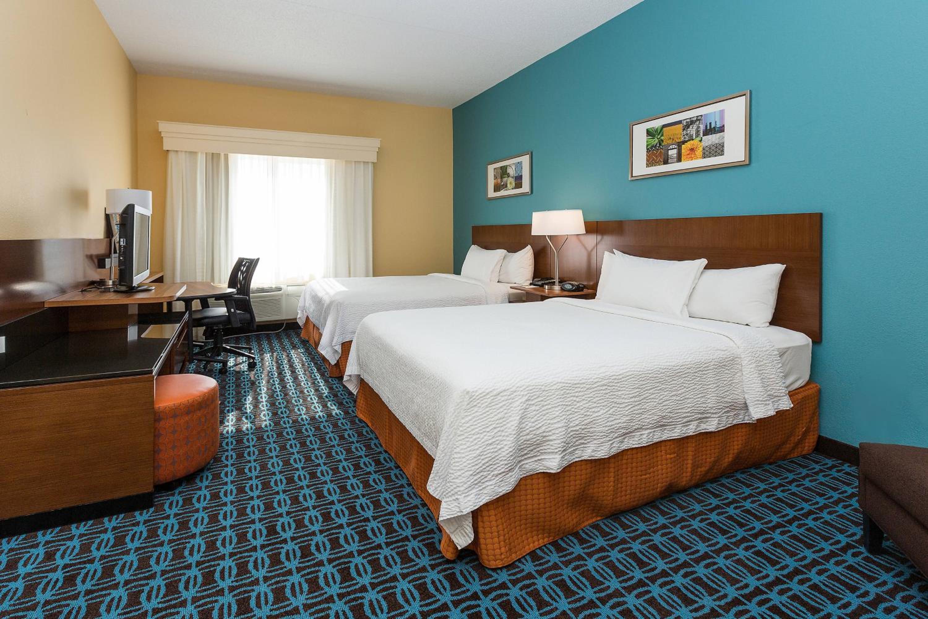 Queen Room with Two Queen Beds - Photo 1