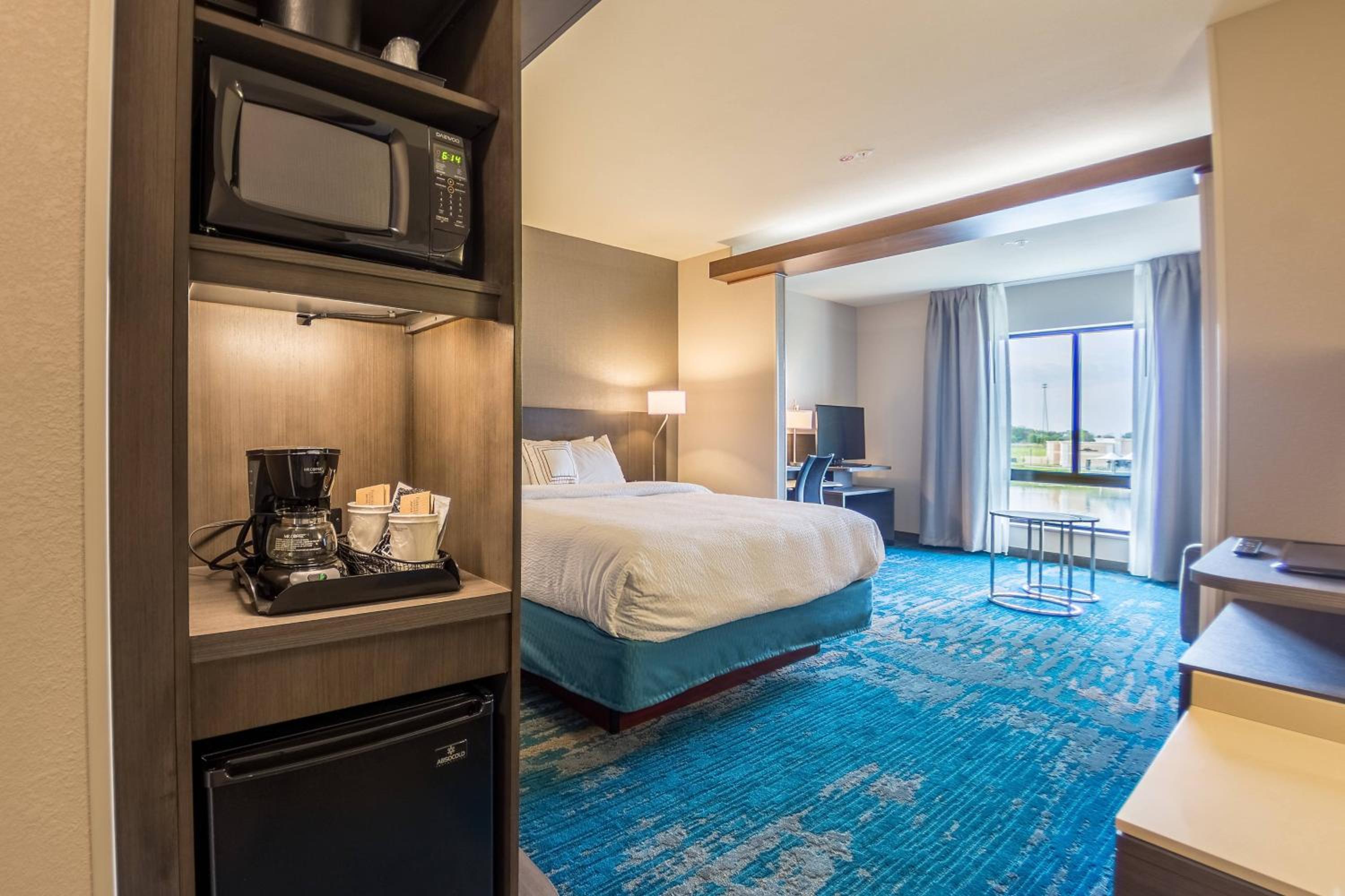 King Suite with Bathtub and Sofa Bed - Mobility Access/Hearing Accessible