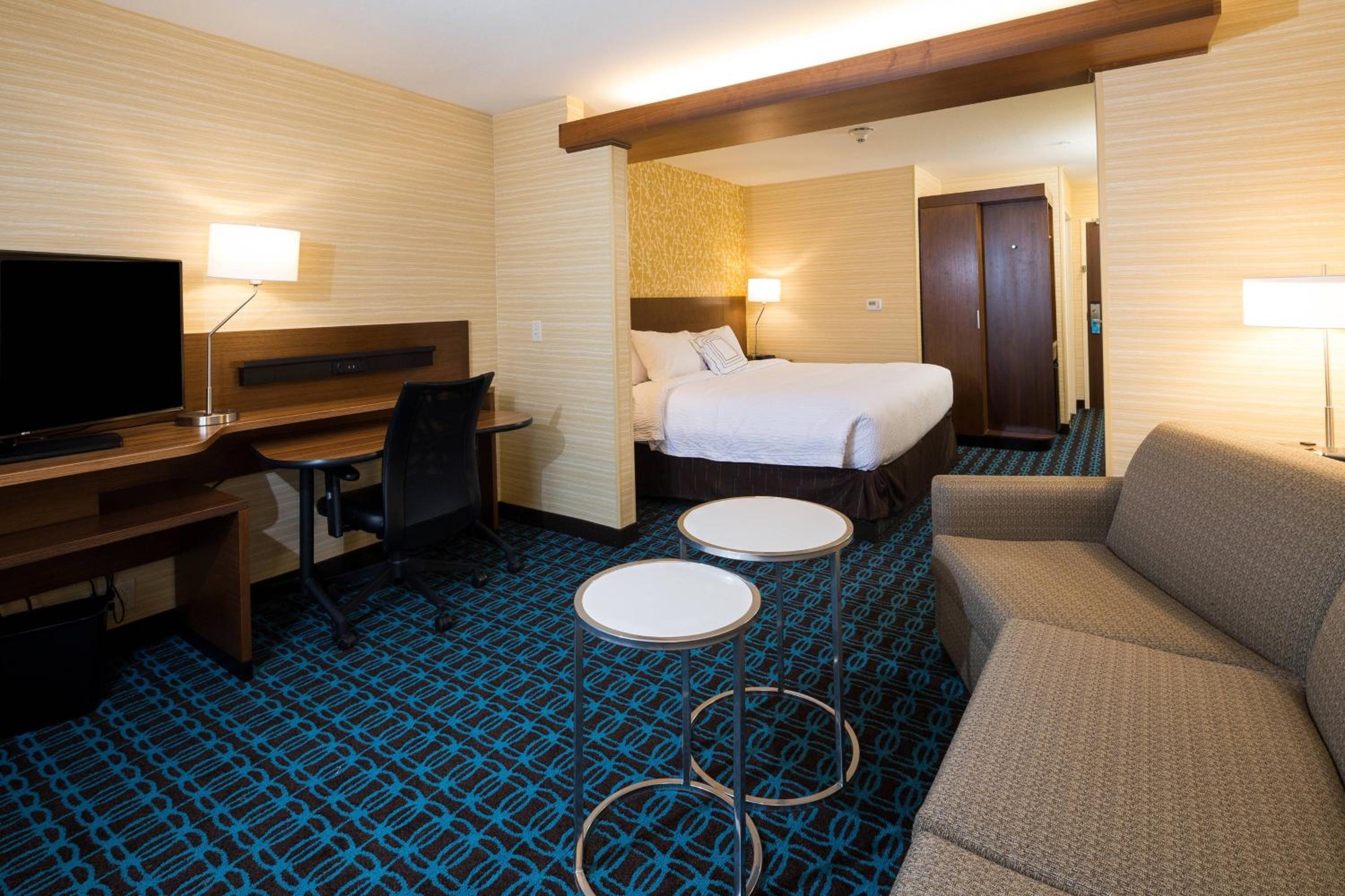 King Suite with Sofa Bed and Adapted Tub - Mobility Accessible