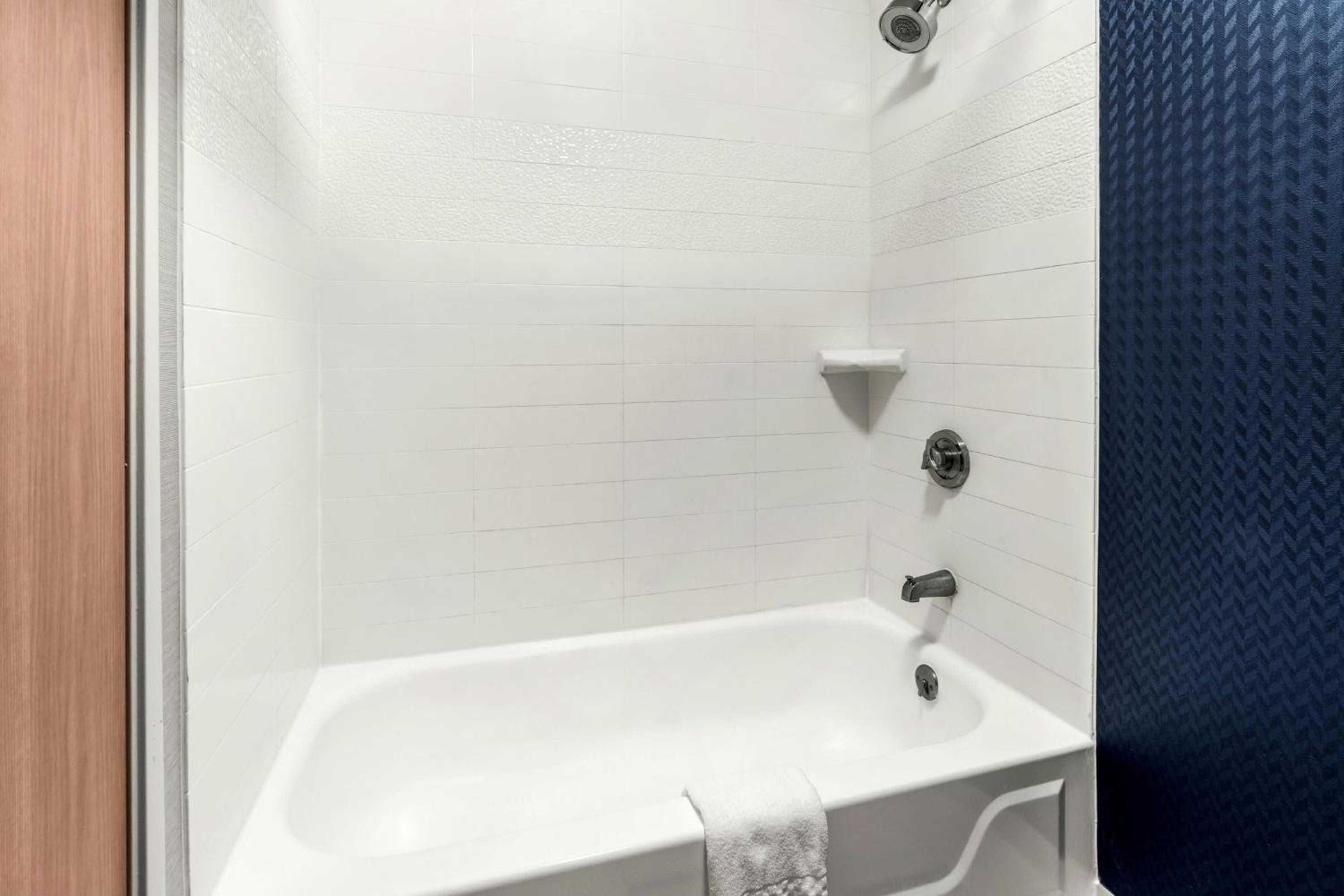 King Room with Roll-in Shower - Mobility and Hearing Accessible