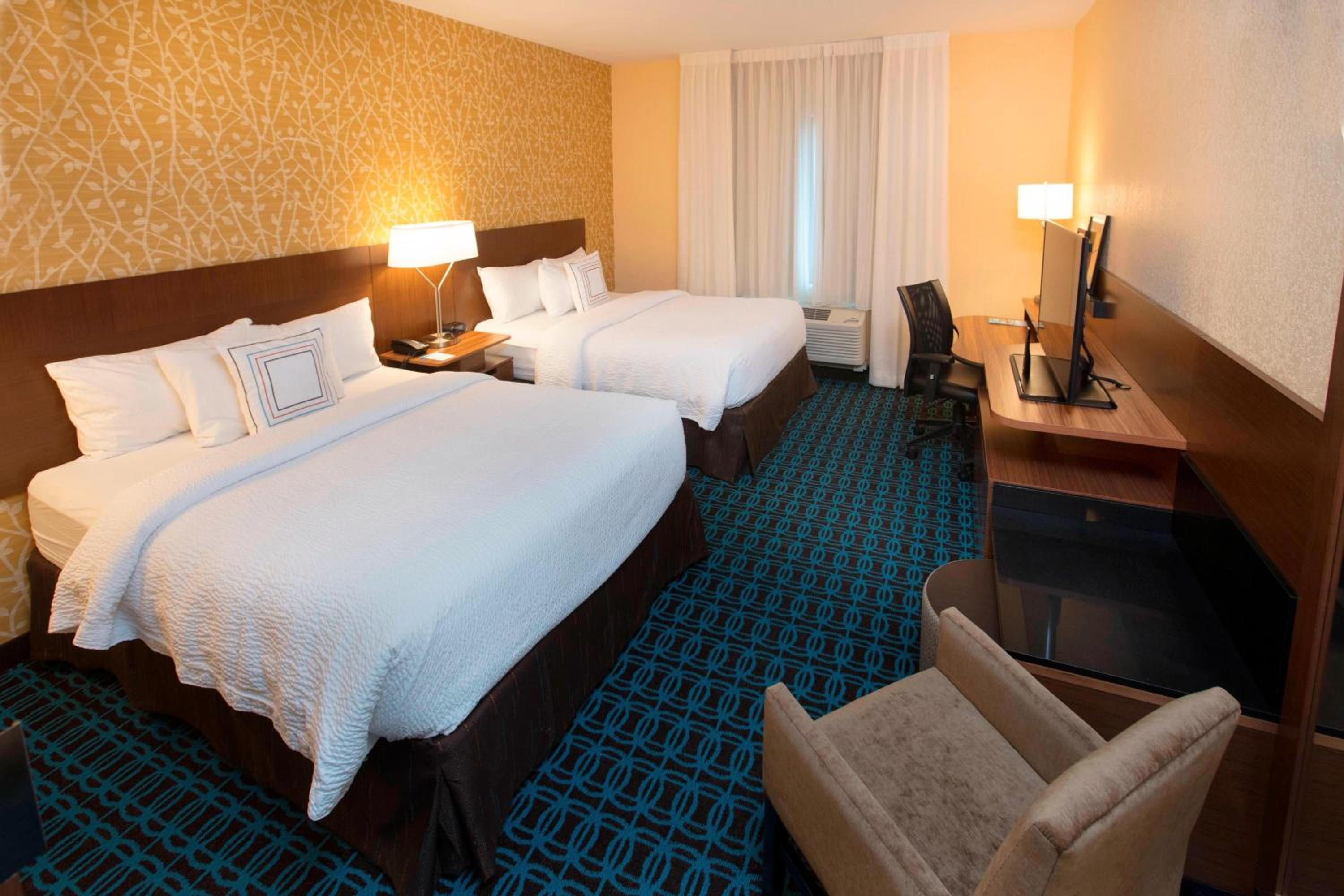Queen Room with Two Queen Beds - Hearing Accessible photo 2