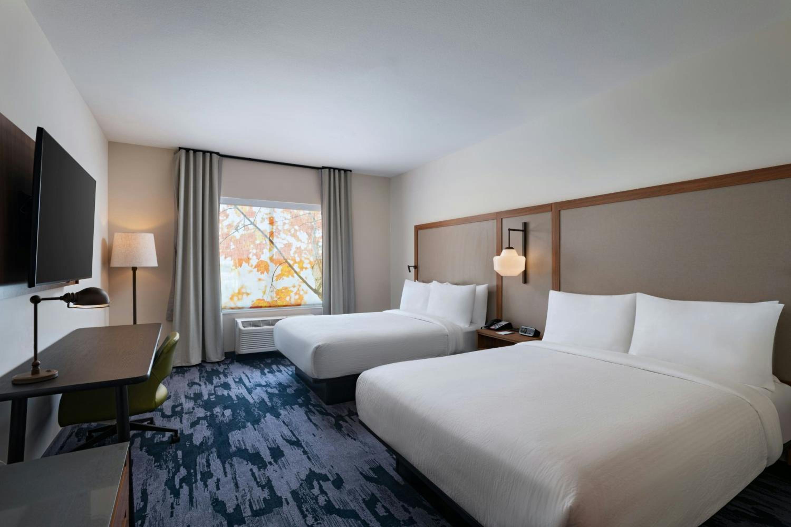 Queen Room with Two Queen Beds and City View
