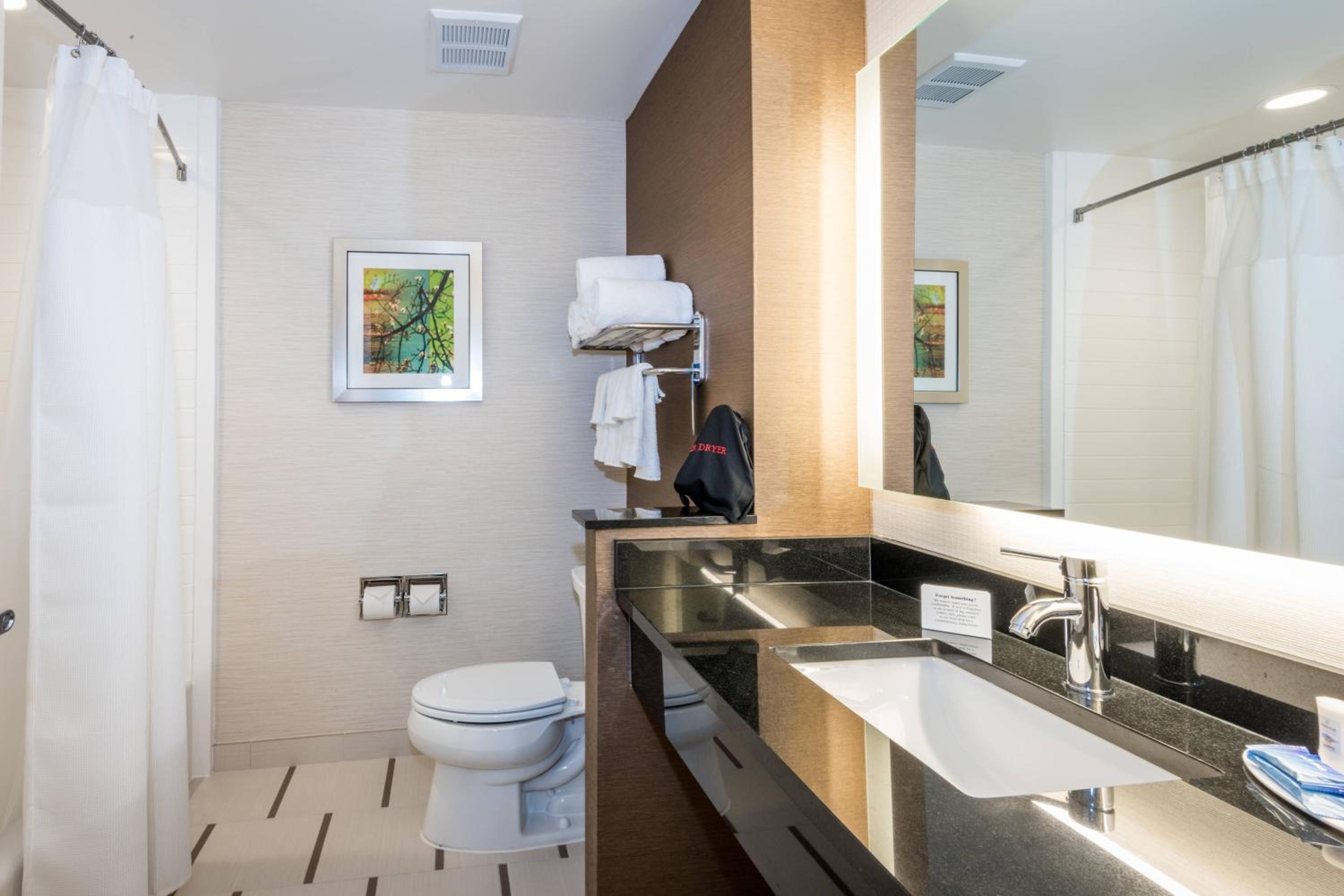 Queen Room with Two Queen Beds - Hearing Accessible photo 3