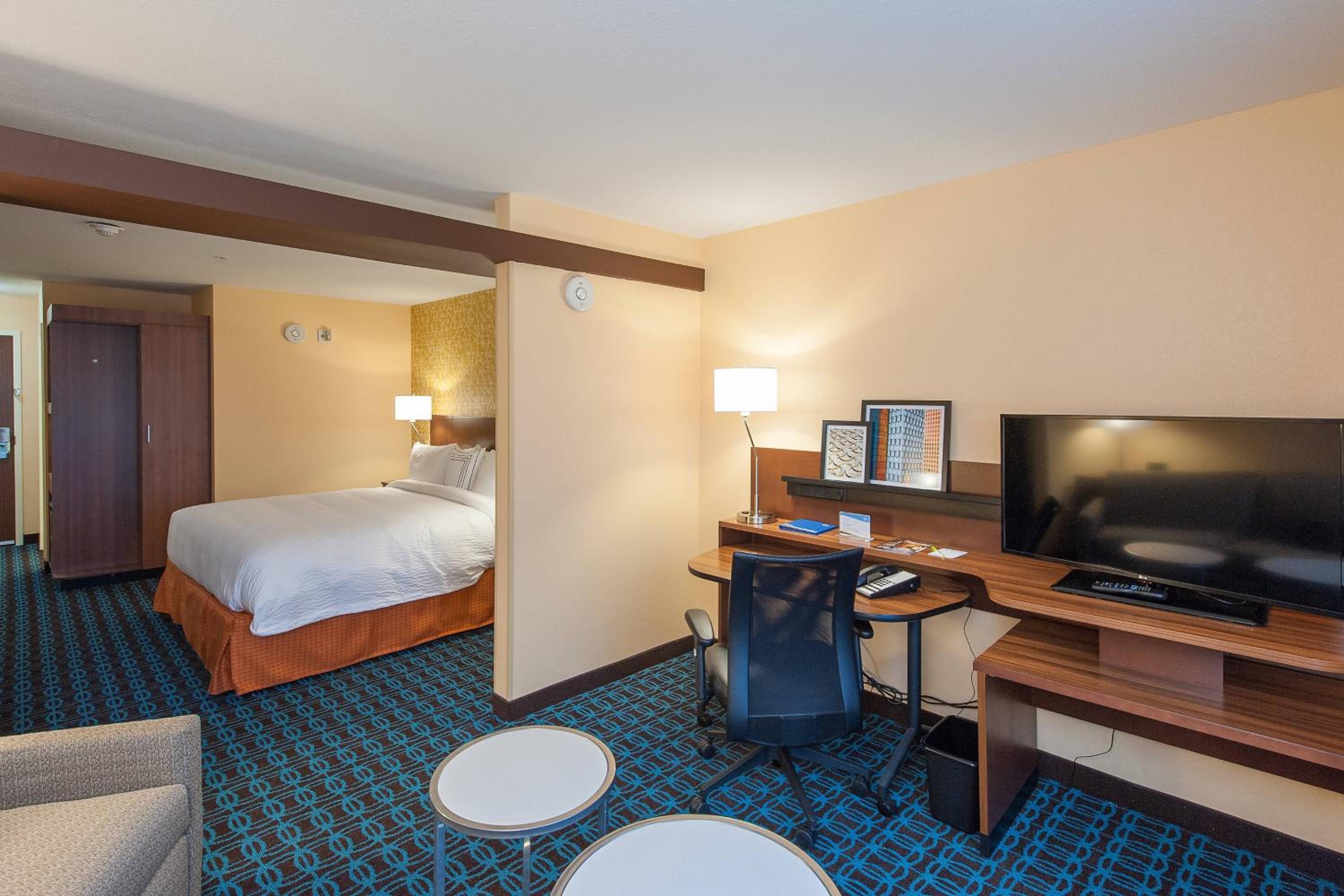 One-Bedroom Executive King Suite - Hearing Accessible photo 1