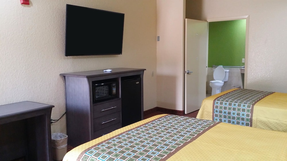 Americas Best Value Inn & Suites Houston NE, Photo 5