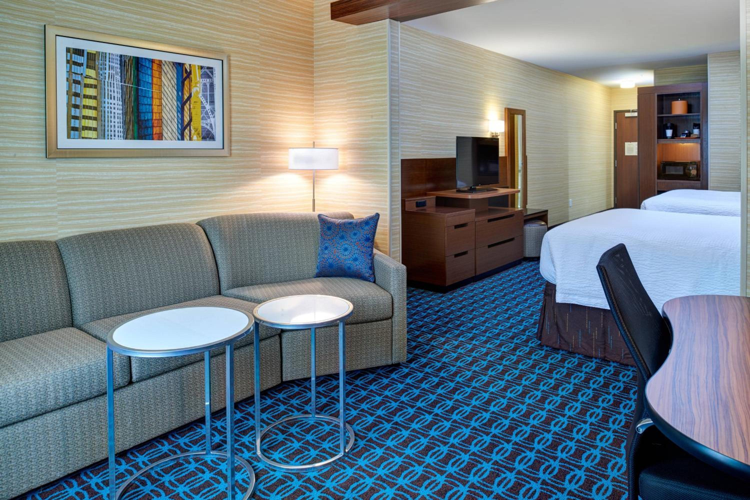 Suite, 2 Queen, Sofa bed photo 1