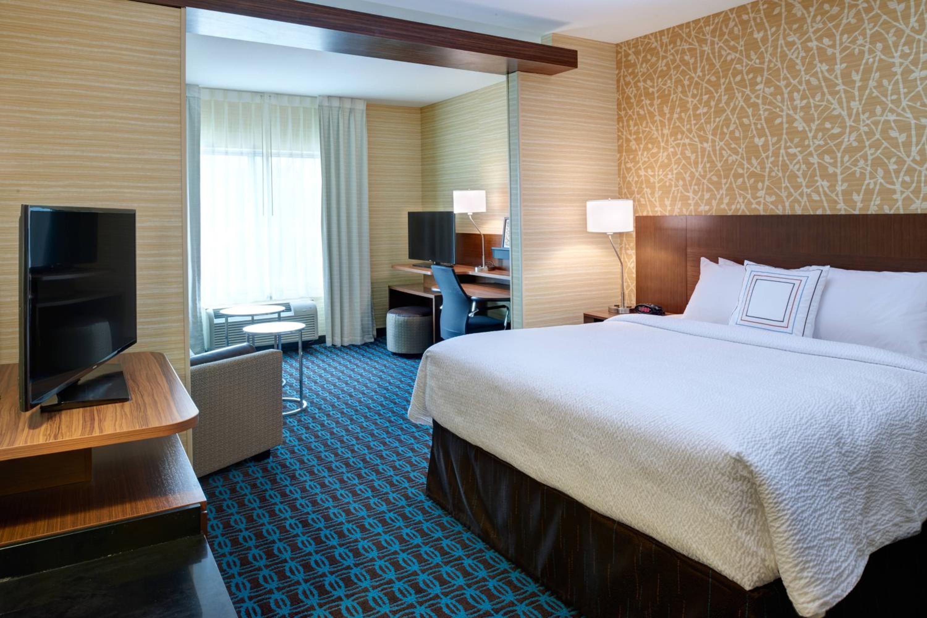 King Suite with Sofa Bed - Hearing Accessible photo 2