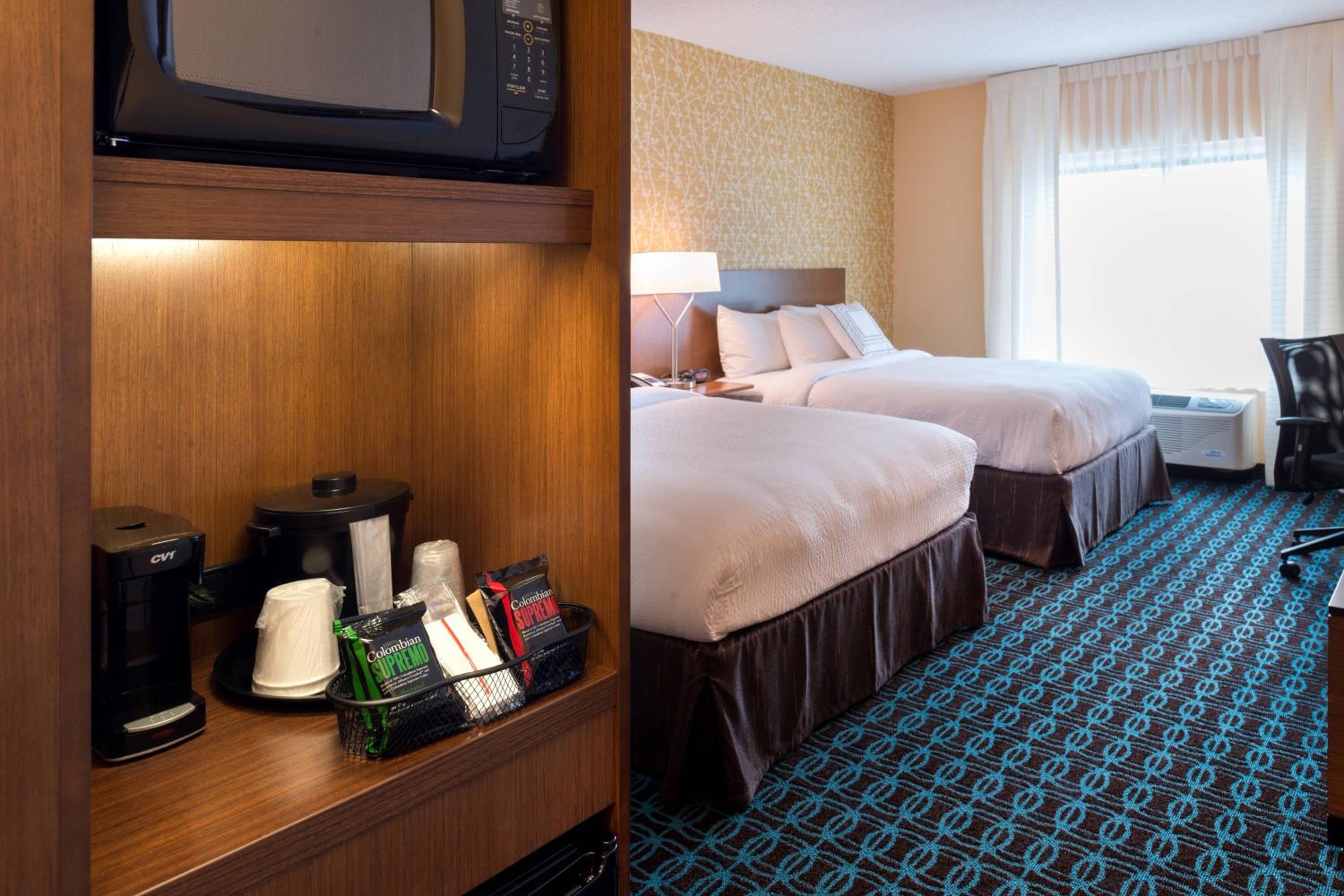 Queen Room with Two Queen Beds - Hearing Accessible