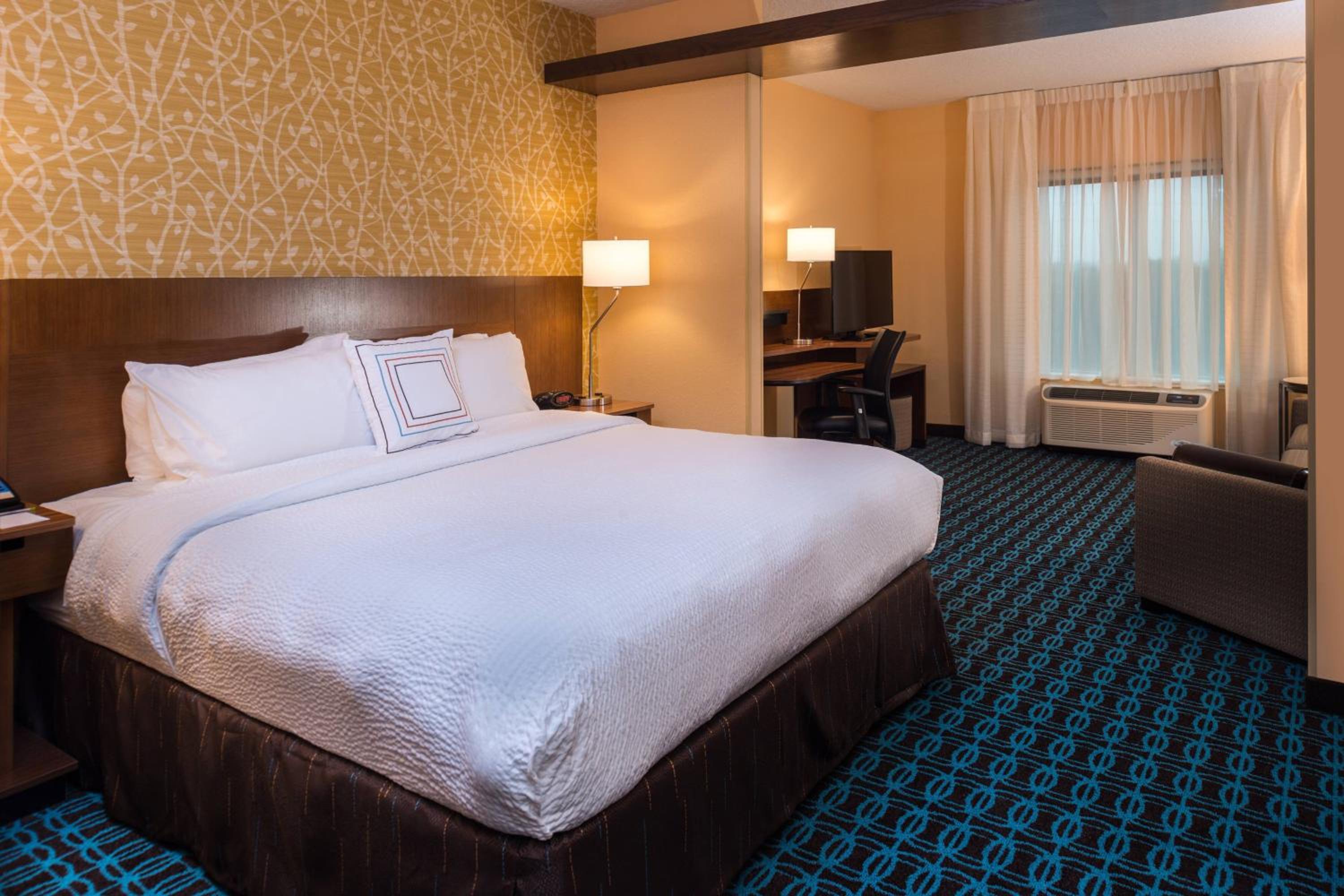 King Suite with Sofa Bed - Hearing Accessible