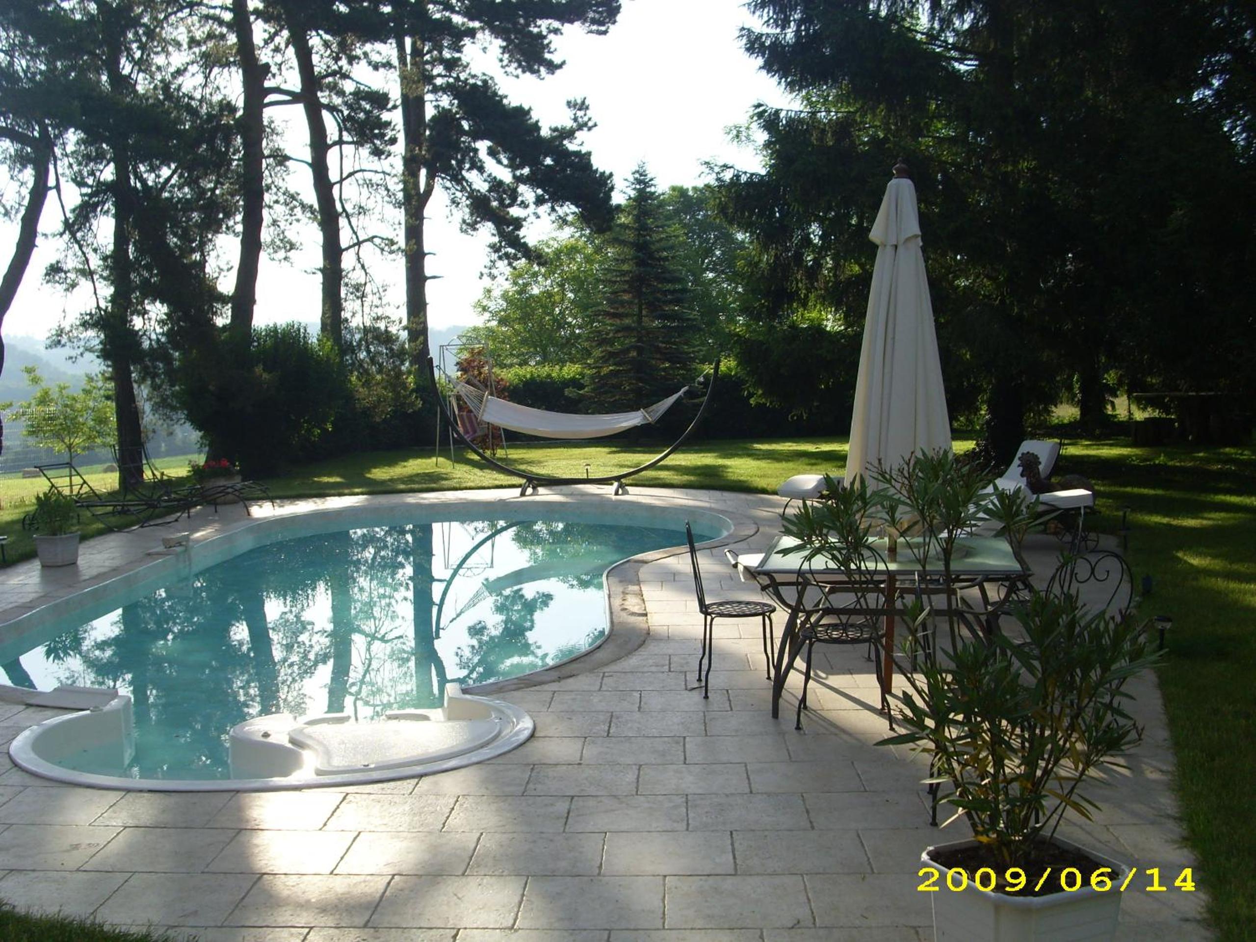 Deluxe Double Room with Pool View photo 2