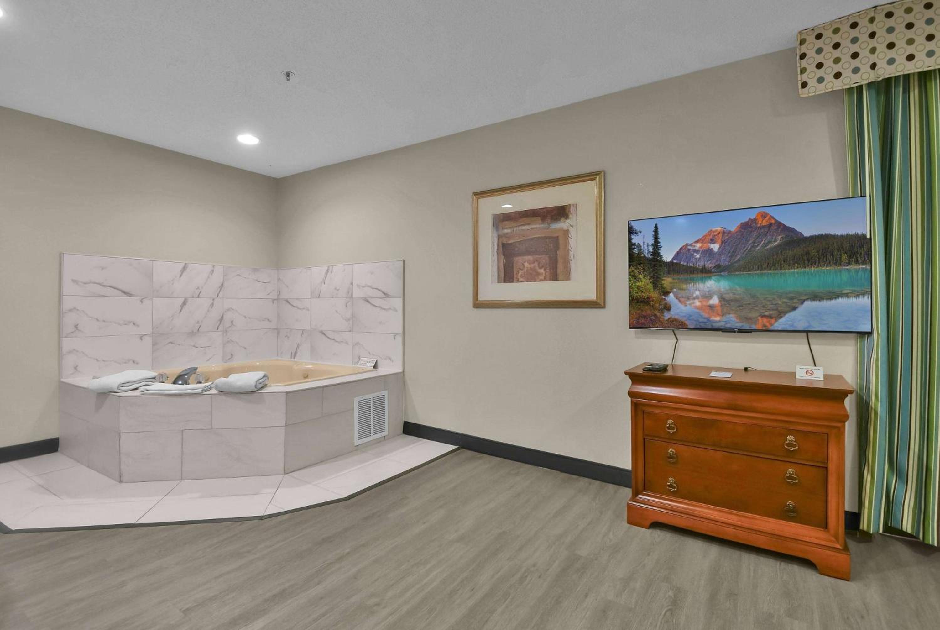 Superior King Suite -  Non Smoking photo 2