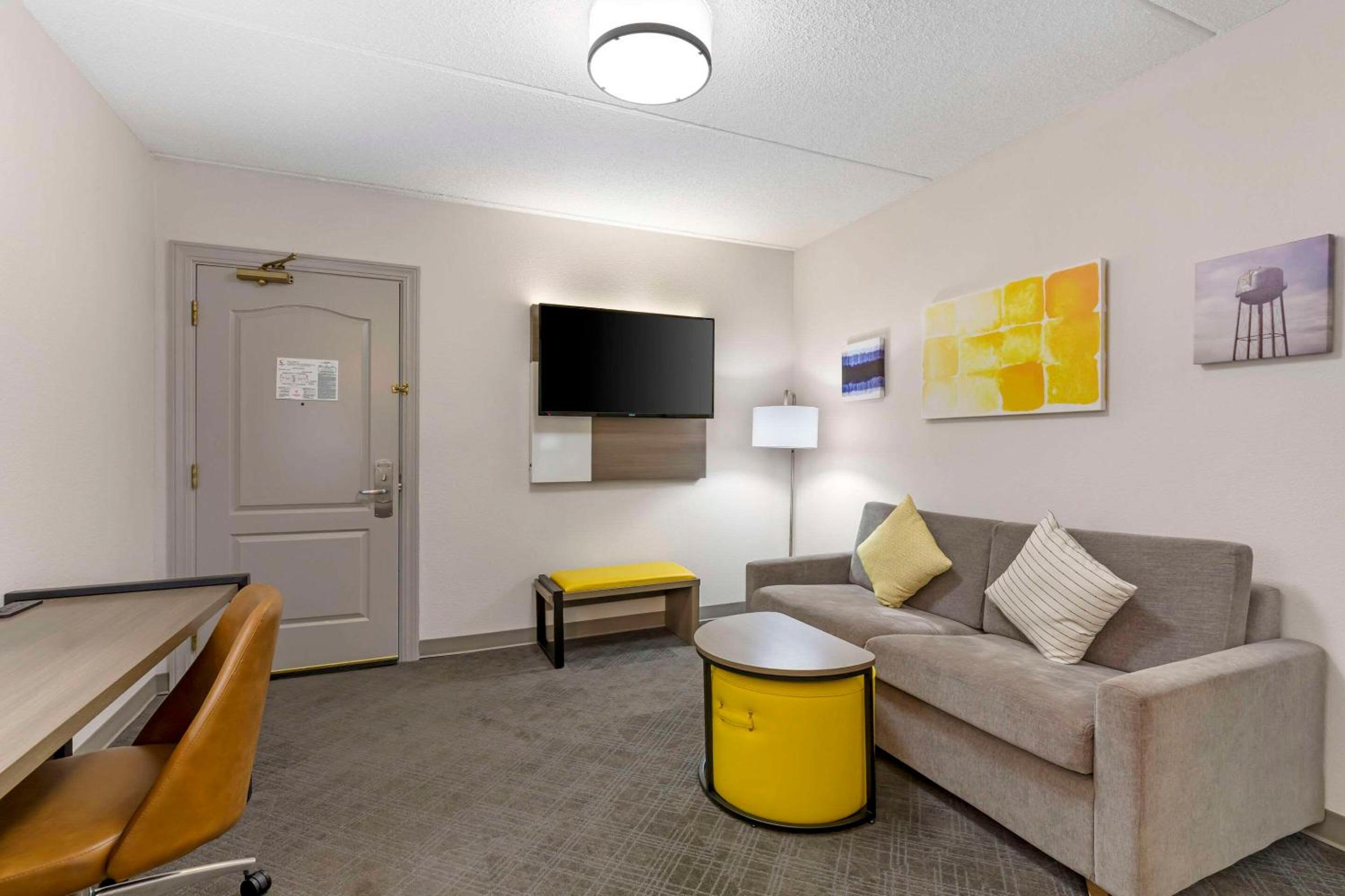 Studio Suite with Two Queen Beds - Non-Smoking