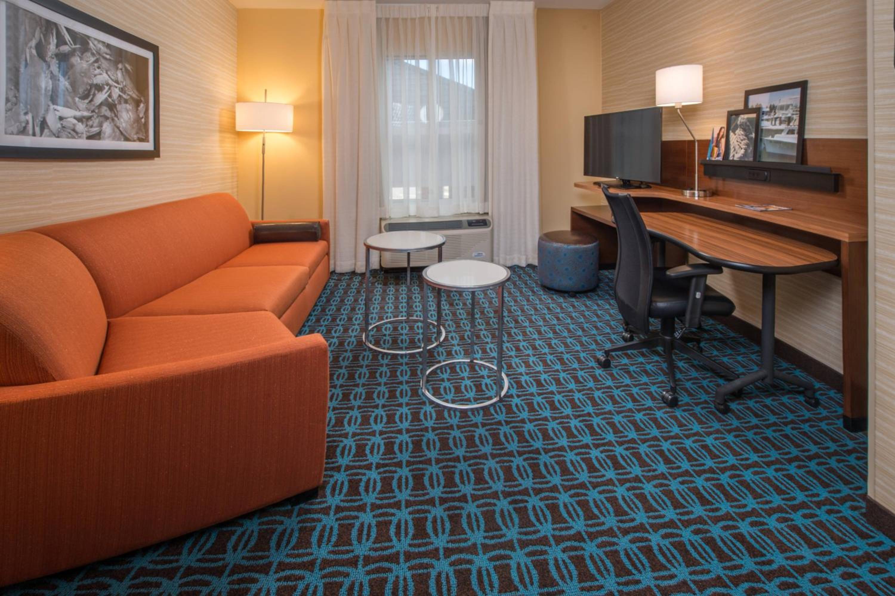 King Suite with Sofa Bed and Adapted Tub - Mobility Accessible photo 3
