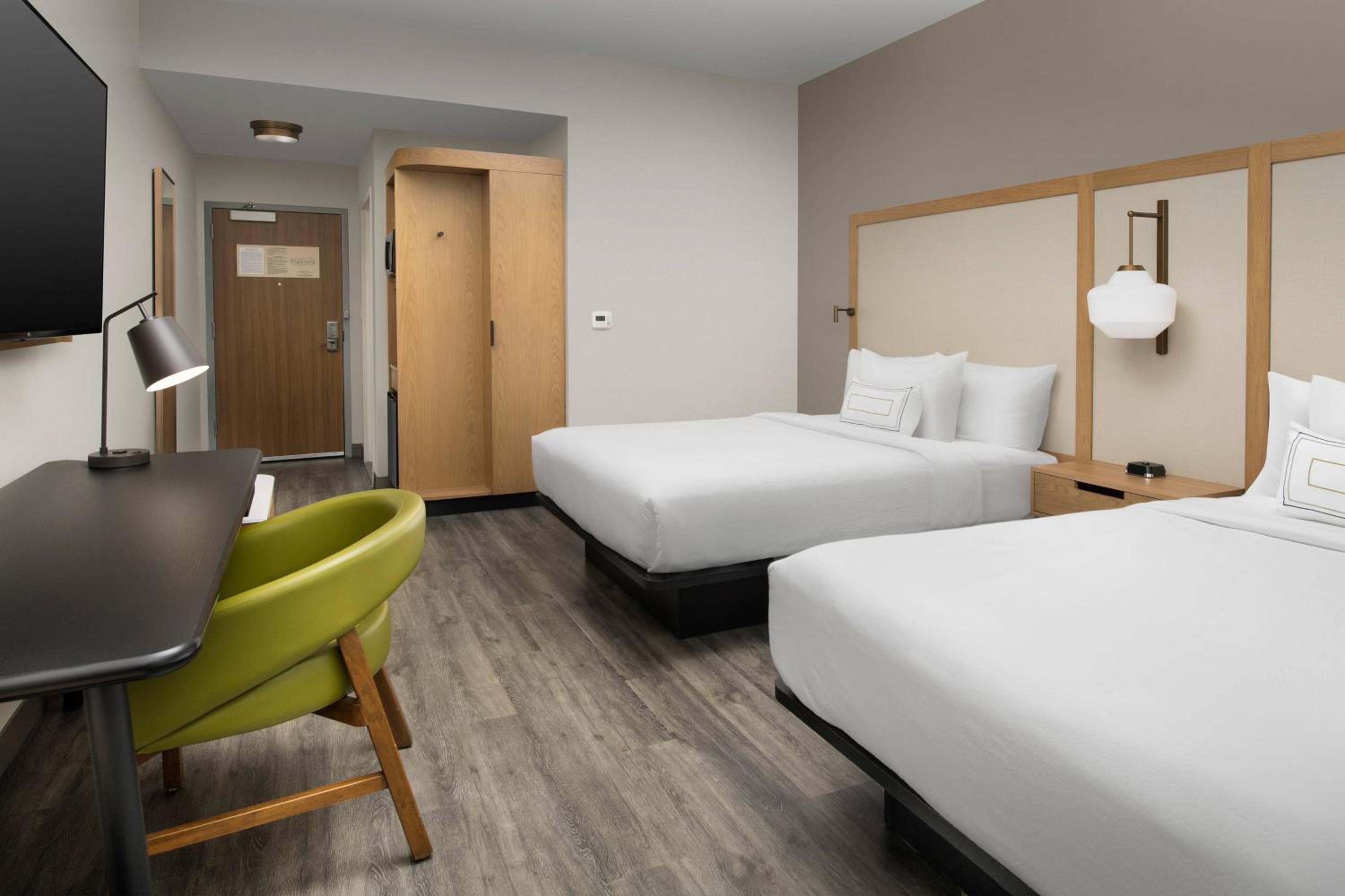 Queen Room with Two Queen Beds and Bathtub - Mobility Access photo 2