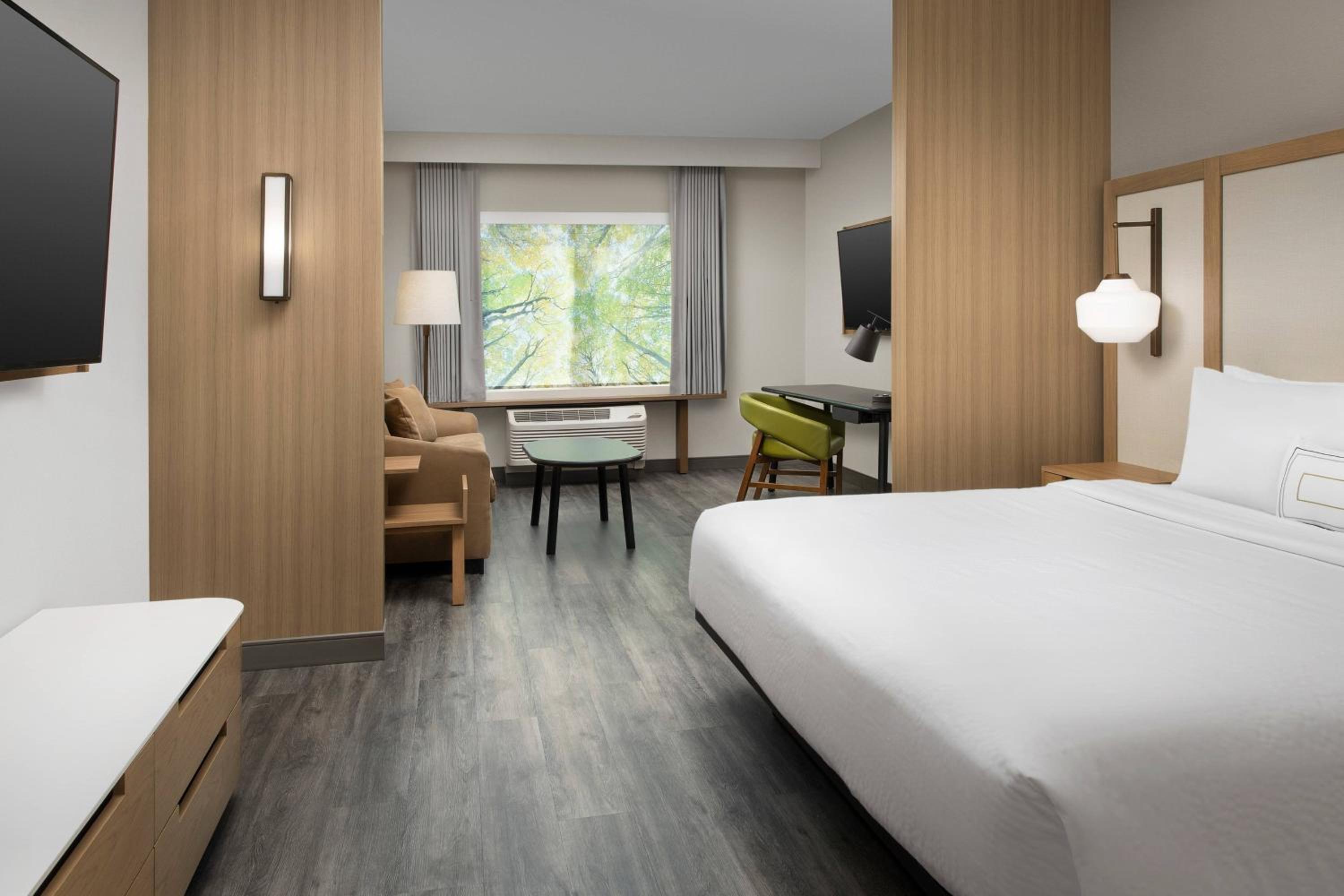 King Suite with Sofa Bed - Hearing Accessible