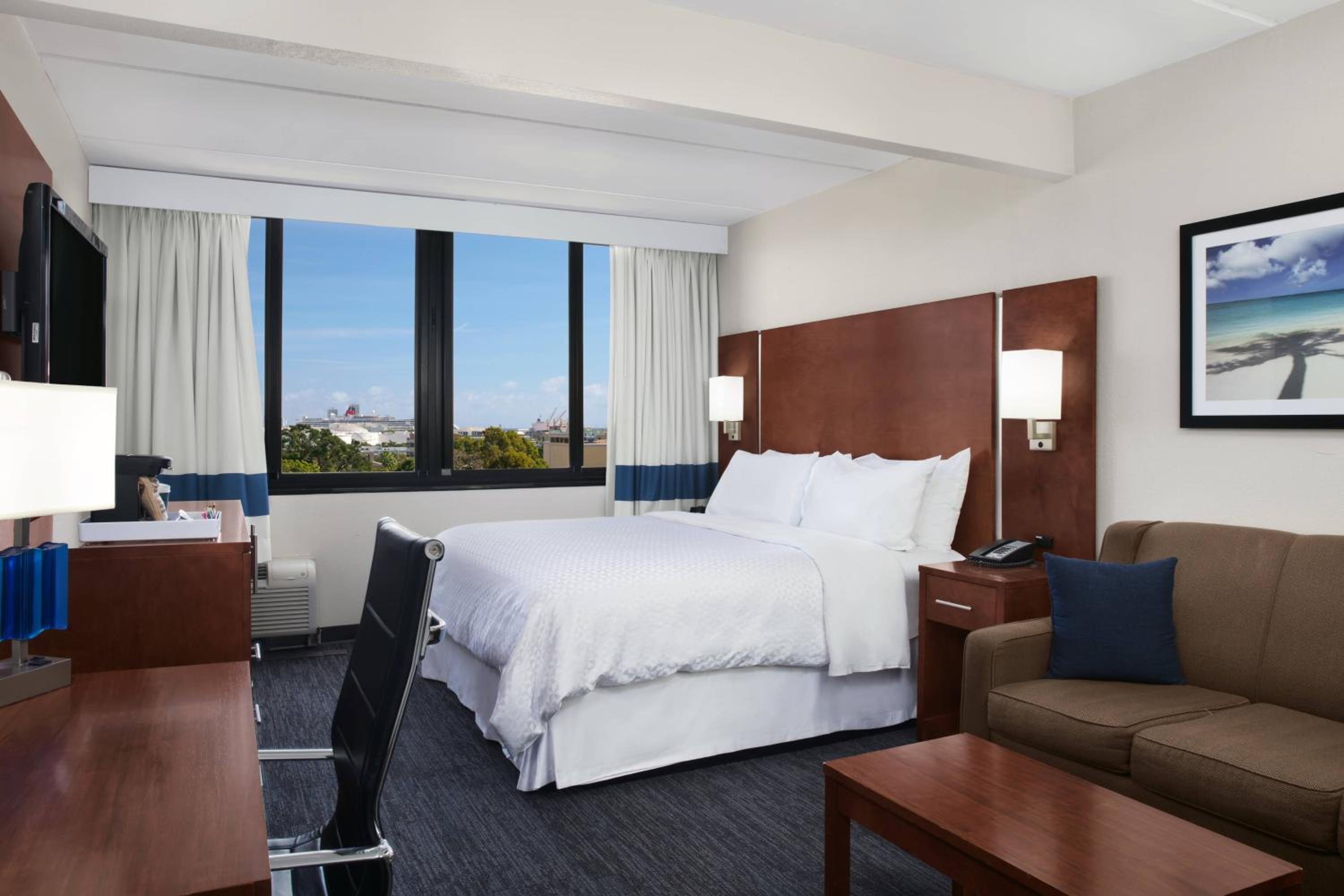 King Room with Sofa Bed and Roll-in Shower - Mobility and Hearing Accessible - Photo 1